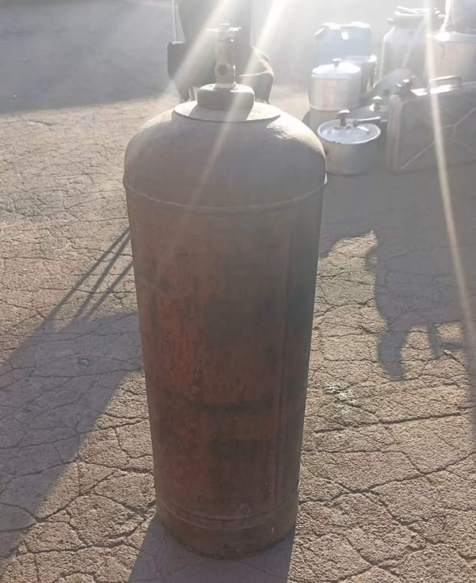 Большой газовый баллон 50л для сжиженных газов пропан, бутан (1 / 1)