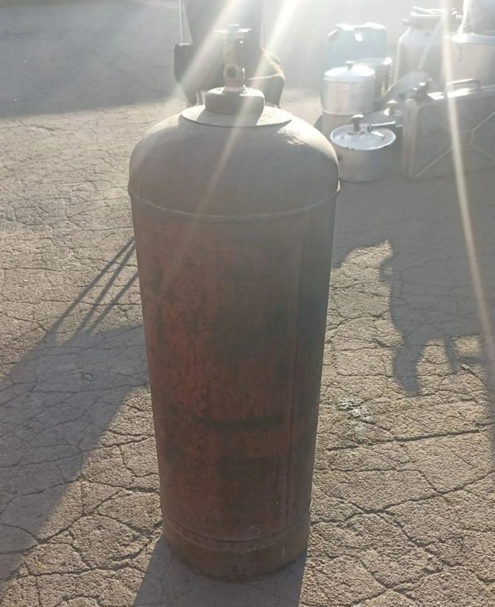 Большой газовый баллон 50л для сжиженных газов пропан, бутан (1 / 1)