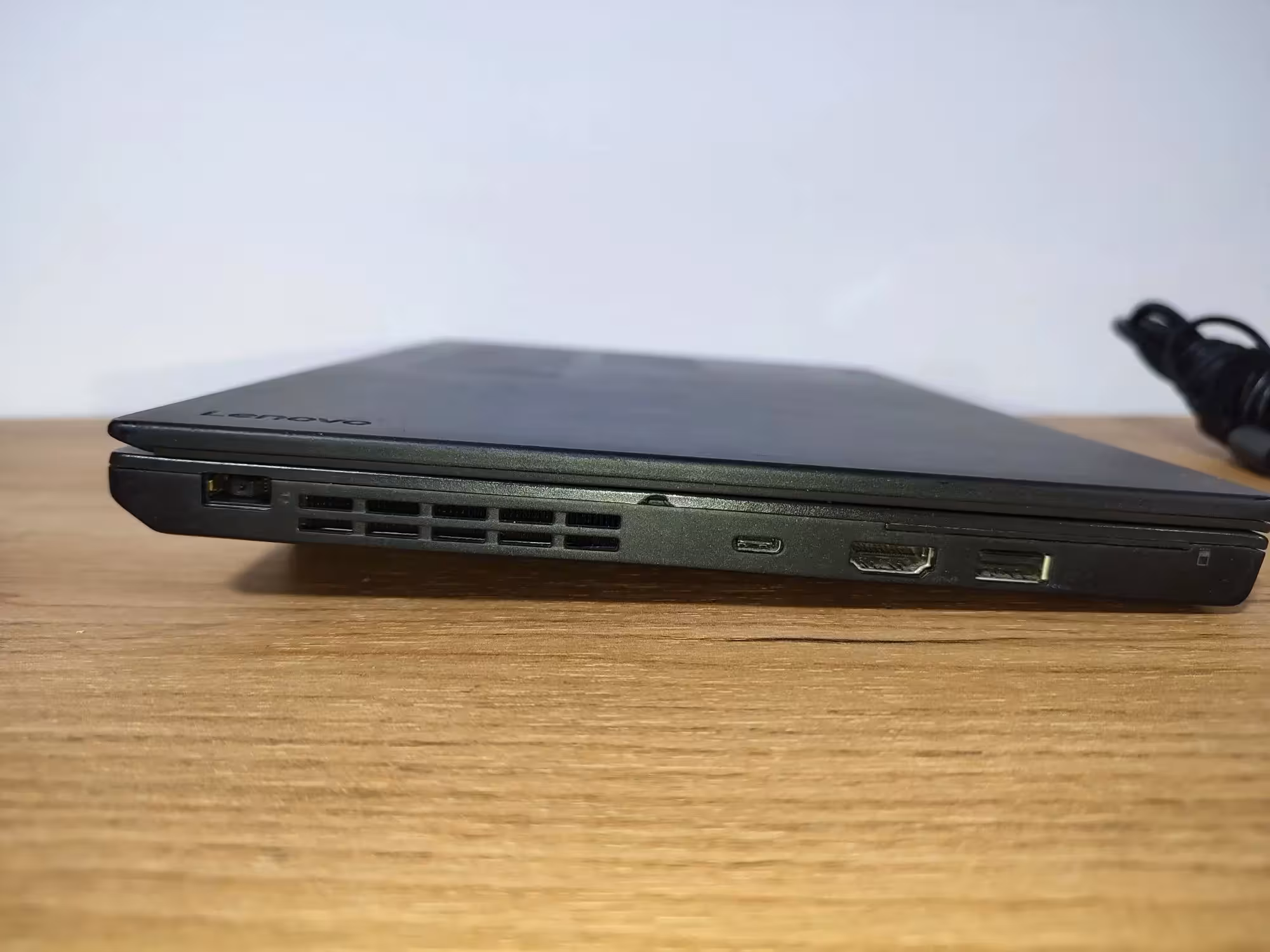 Ноутбук бизнес класса Lenovo ThinkPad x270/i5-6300U/8G/SSD.NVME512G (5 / 5)