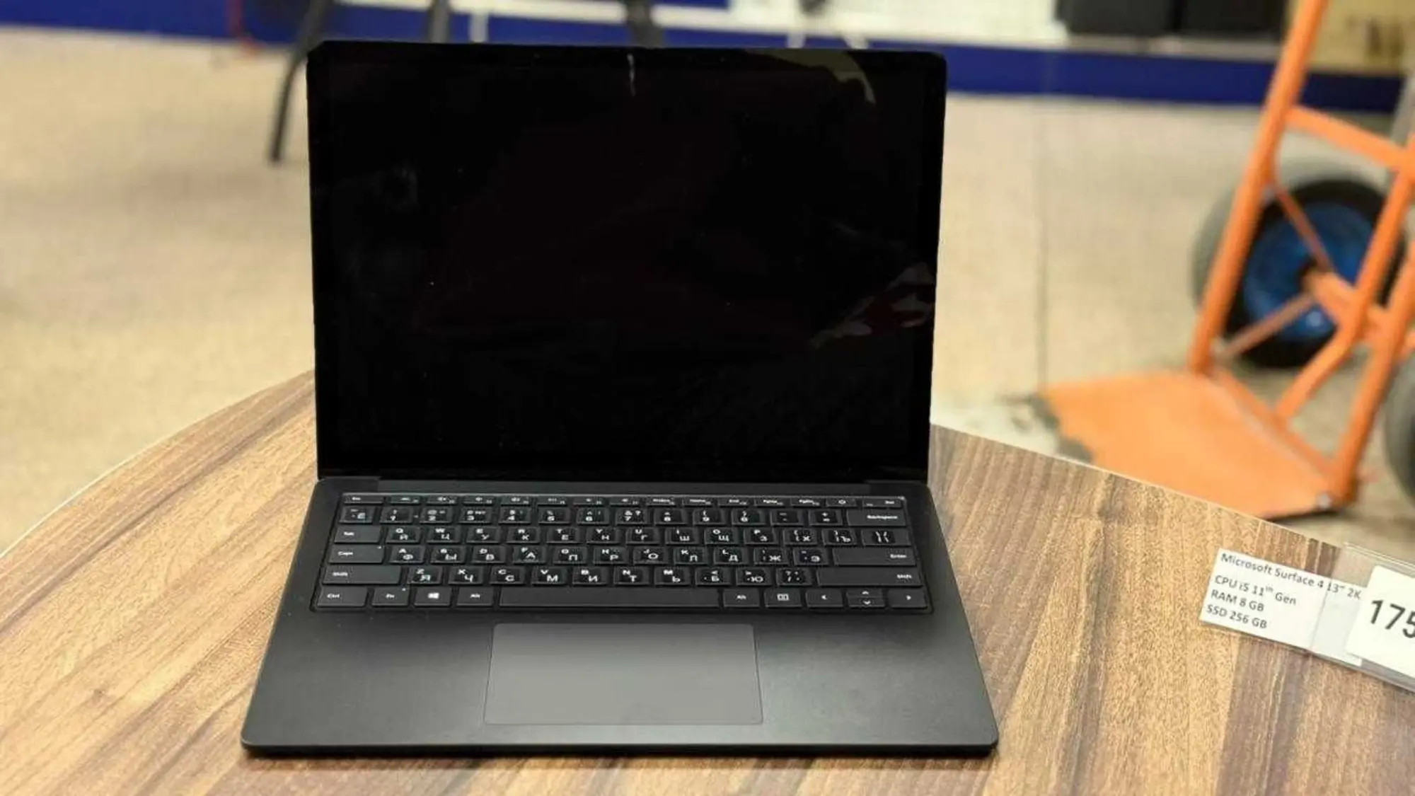 Cупер Ноутбук Microsoft Surface 3 13.5" 2K Core i7 DDR4 16Gb SSD 512Gb (2 / 4)