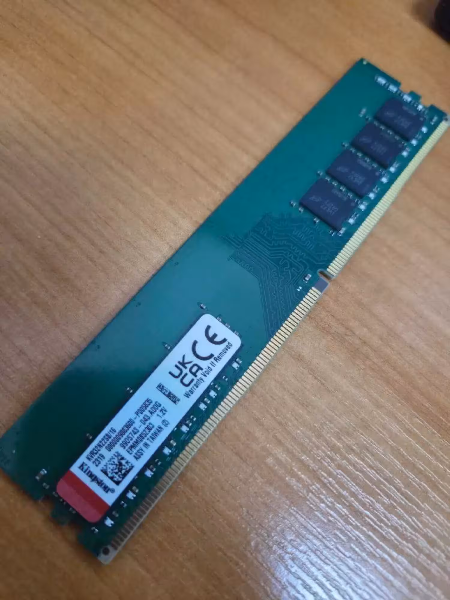 Оперативная память Kingston DDR4 16GB 3200Mhz (1 / 1)
