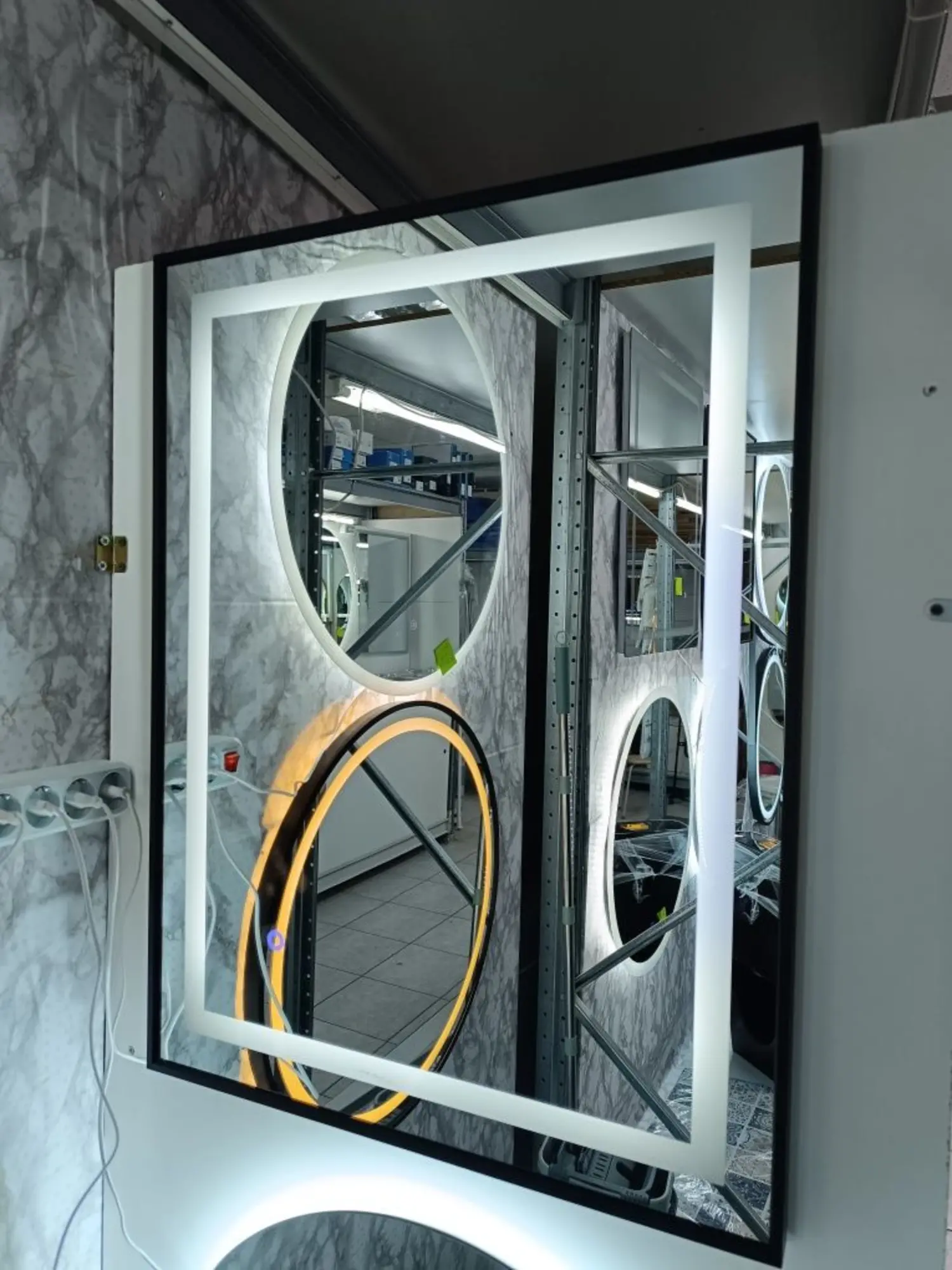 Зеркало с подсветкой (2 / 8)