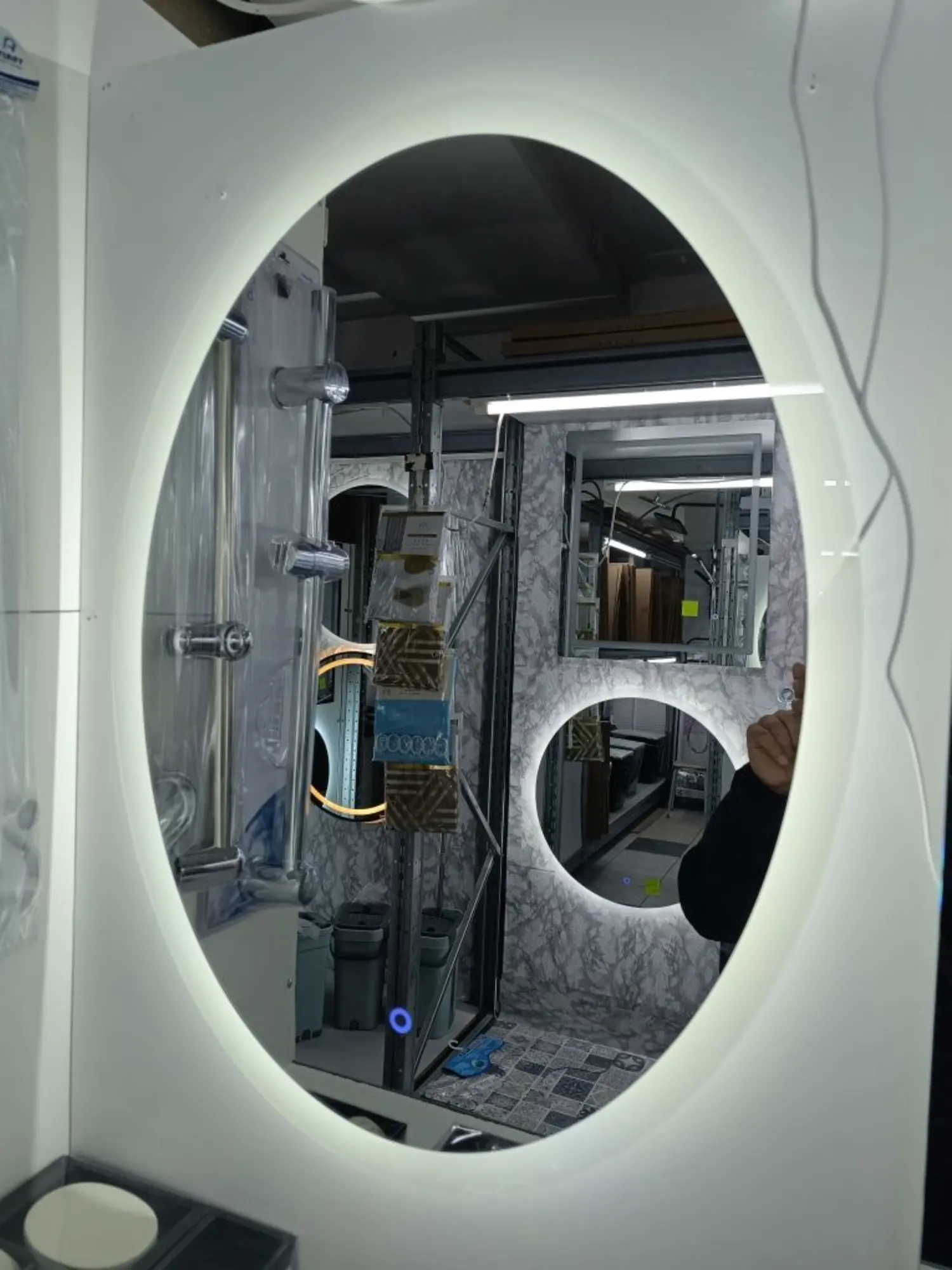 Зеркало с подсветкой (3 / 8)