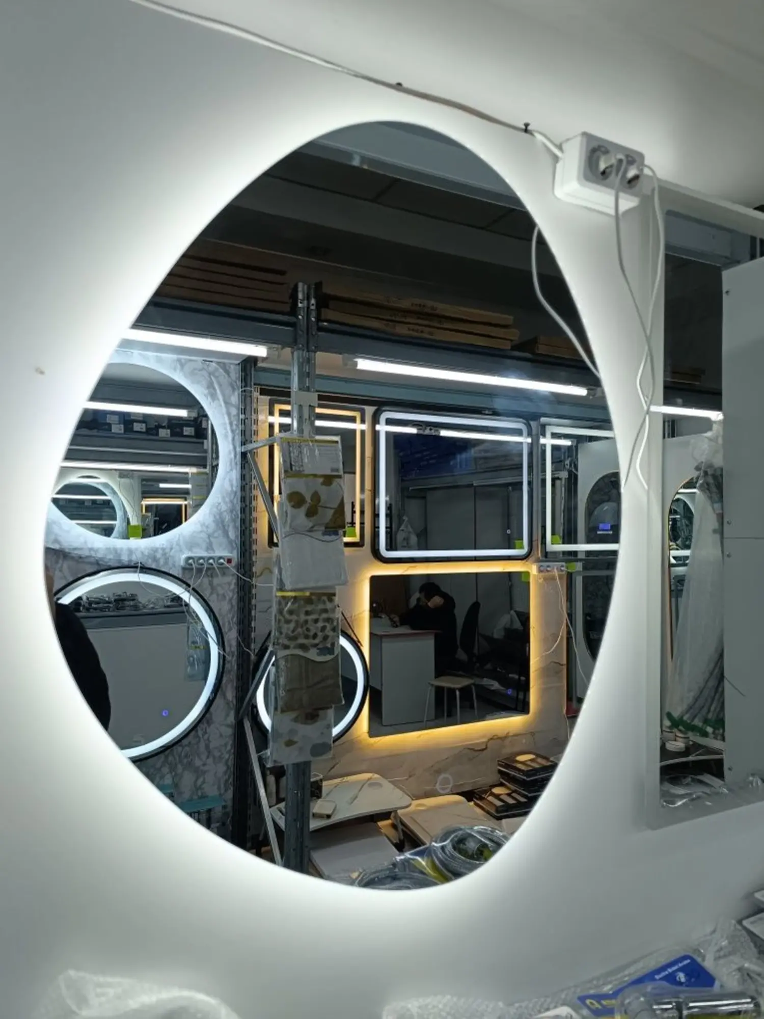 Зеркало с подсветкой акция доставка (1 / 8)