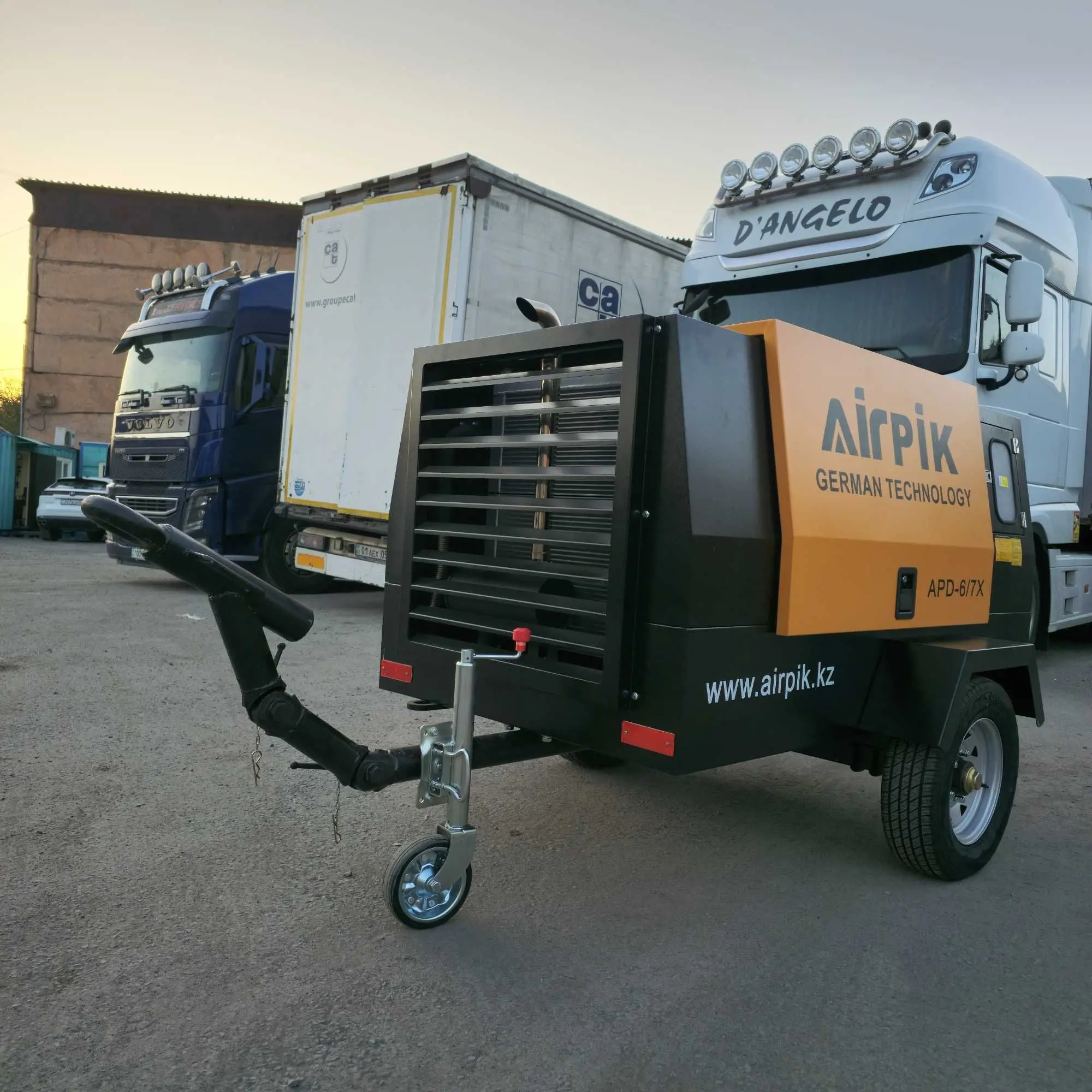 Воздушный компрессор 6 куб.м (1 / 7)