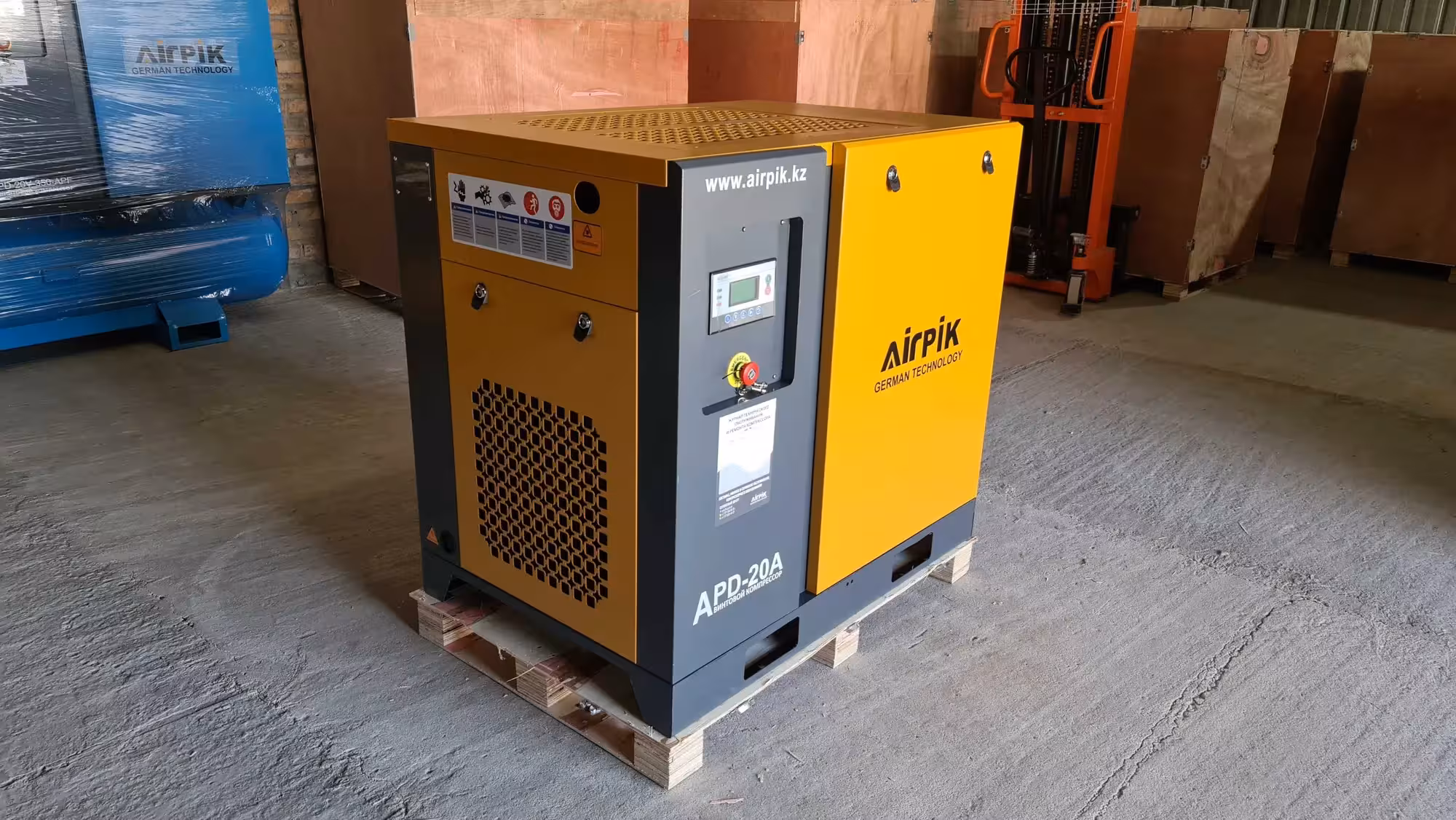 Винтовой компрессор APD-20A, -2,1 куб.м, 15кВт, AirPIK (1 / 5)