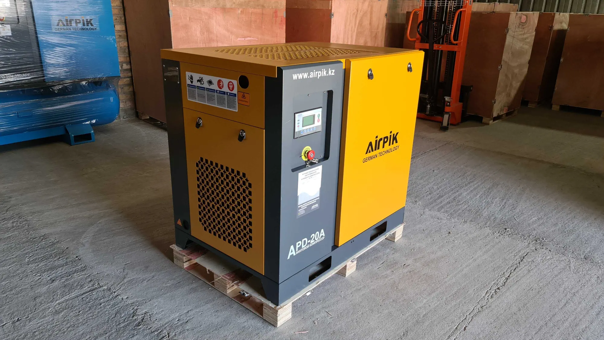 Винтовой компрессор APD-20A, -2,1 куб.м, 15кВт, AirPIK (1 / 5)