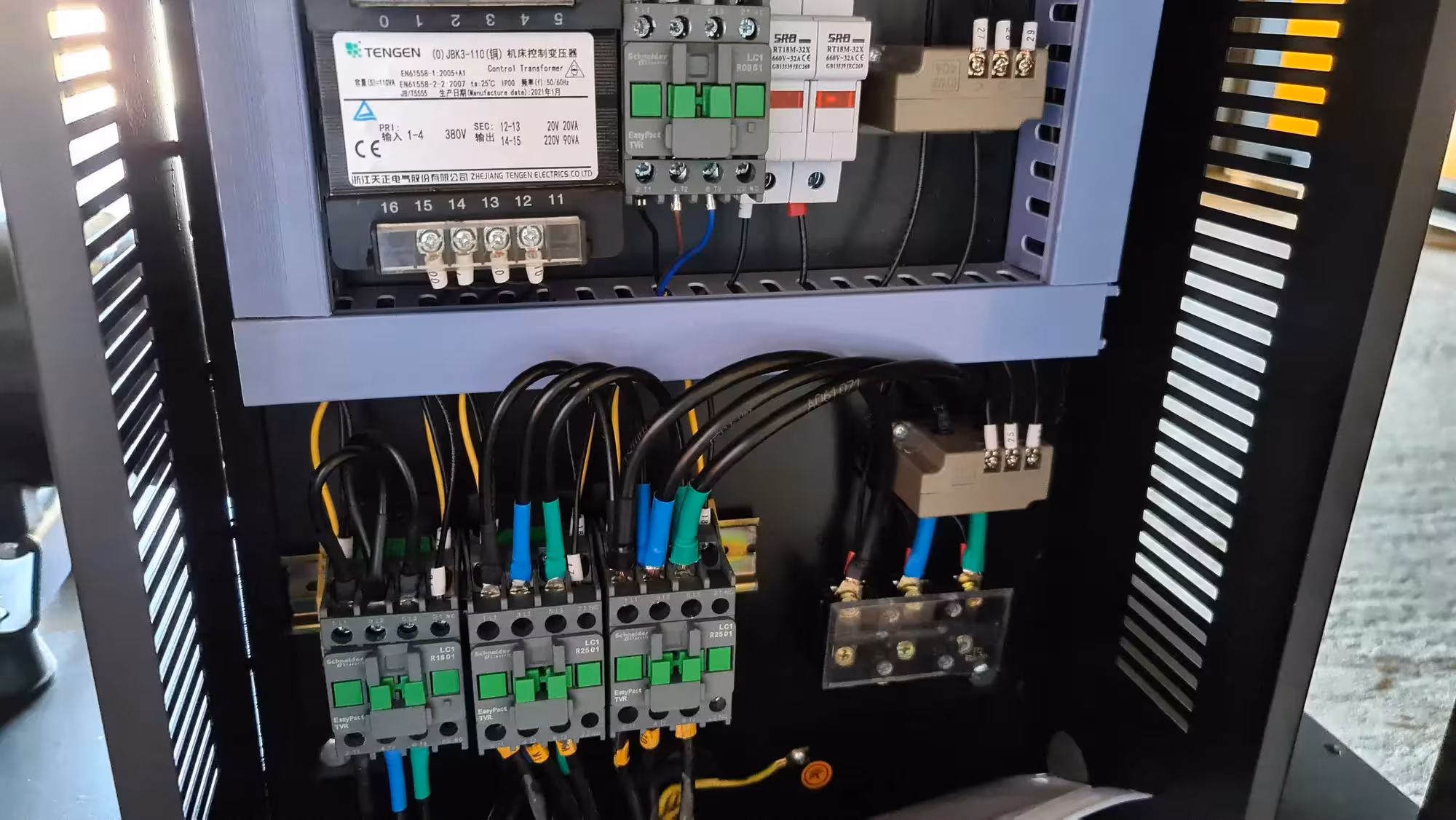 Винтовой компрессор APD-20A, -2,1 куб.м, 15кВт, AirPIK (5 / 5)