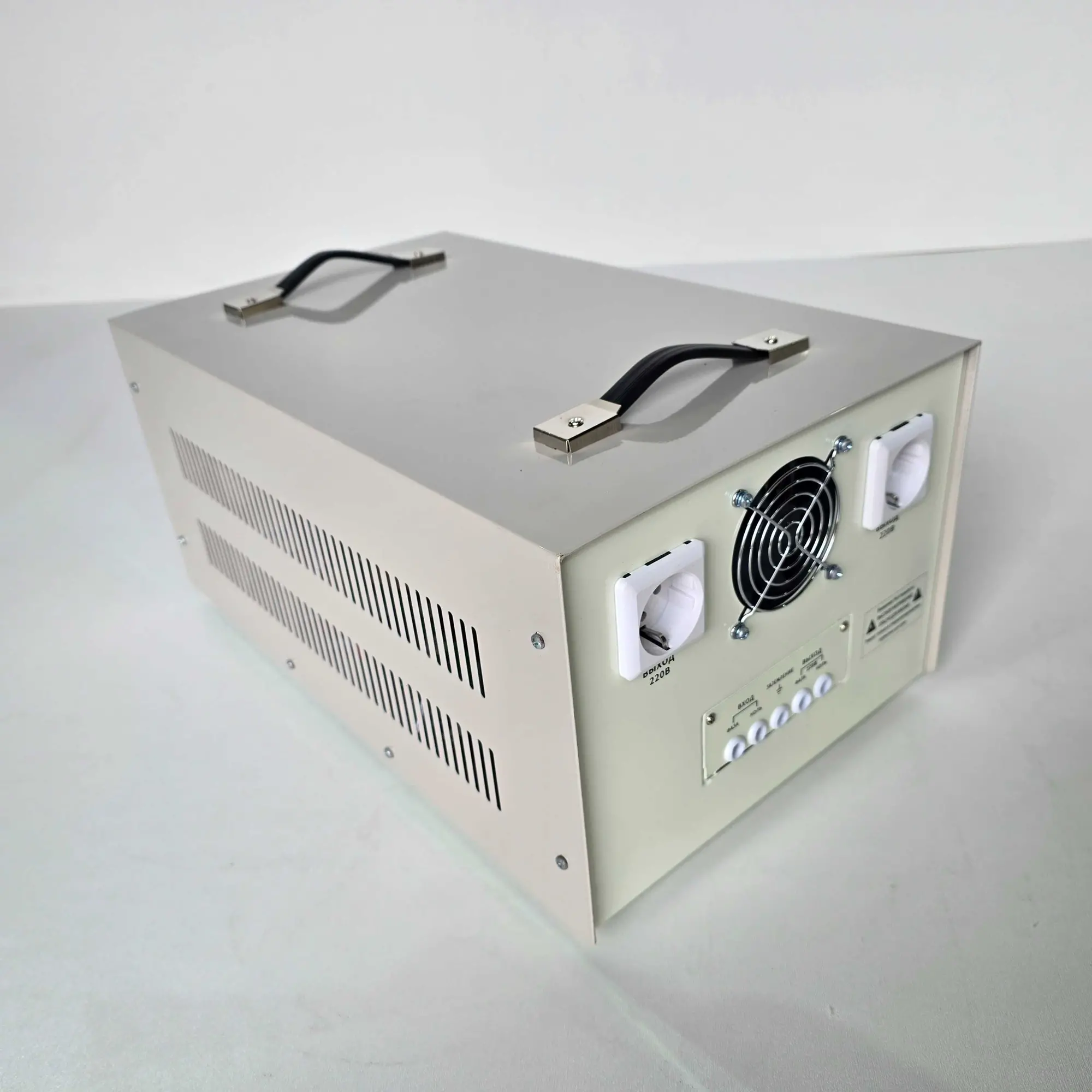 Стабилизатор напряжения 10кВА, 220В, PowerPik (6 / 8)