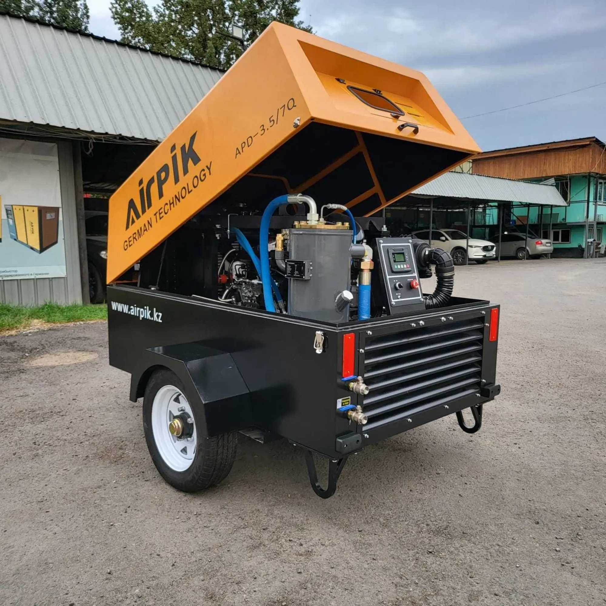 Дизельный компрессор на колесах (1 / 8)