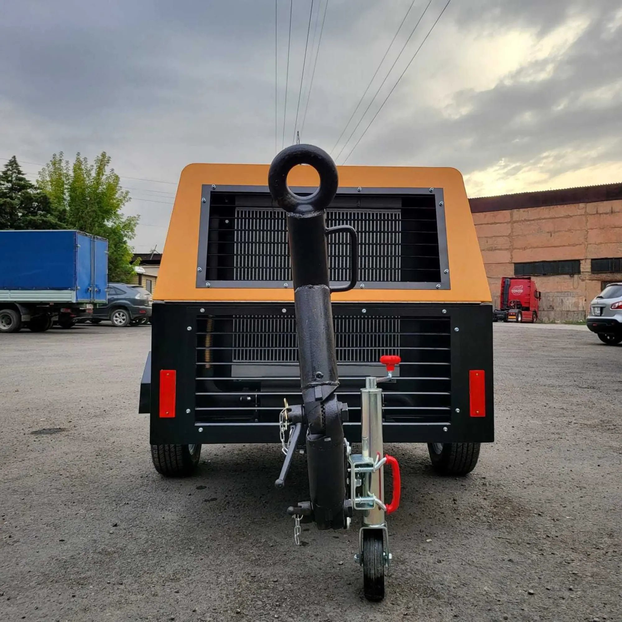 Дизельный компрессор на колесах (4 / 8)