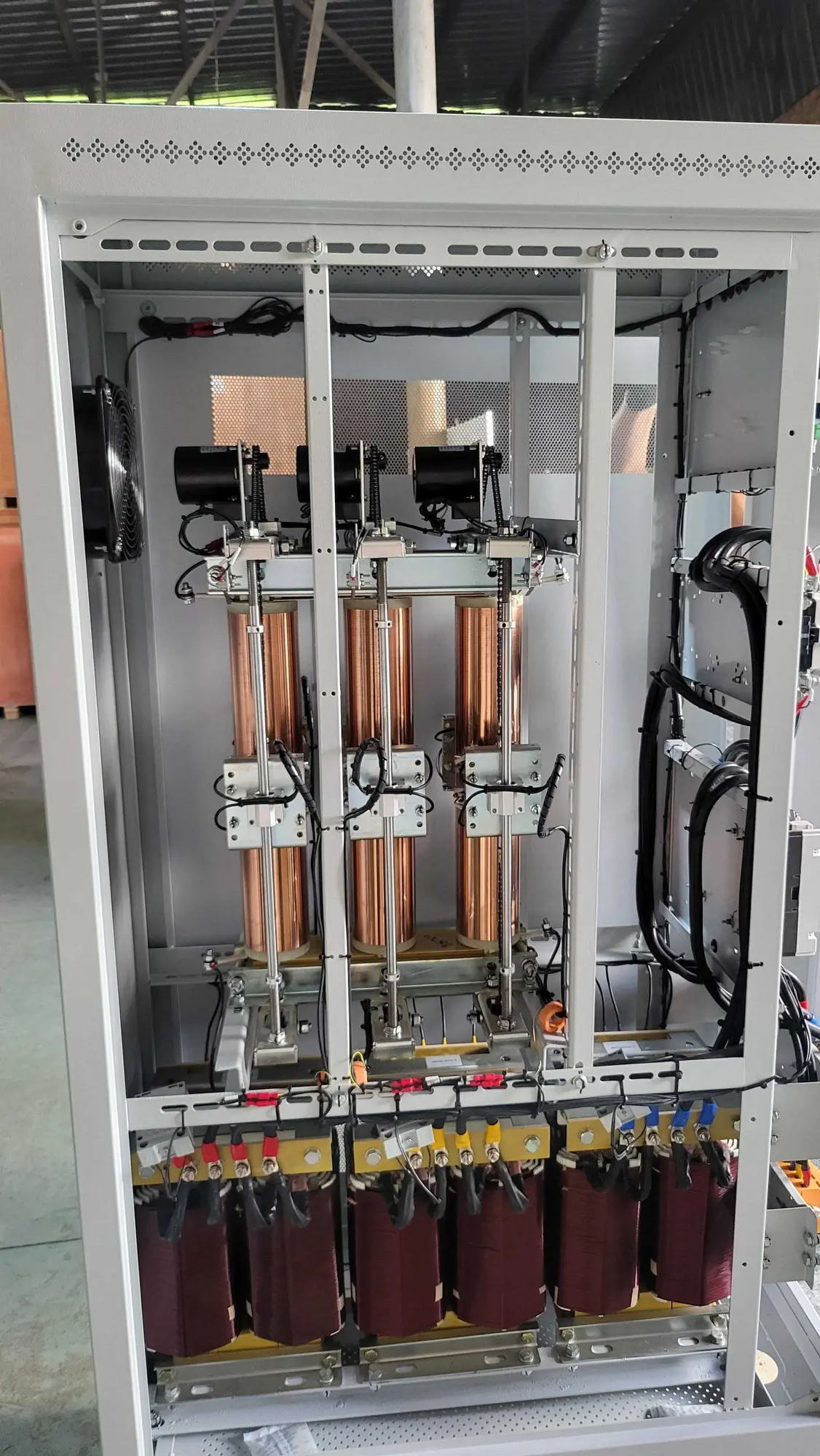 Стабилизатор напряжения 100кВт в Караганде (5 / 5)