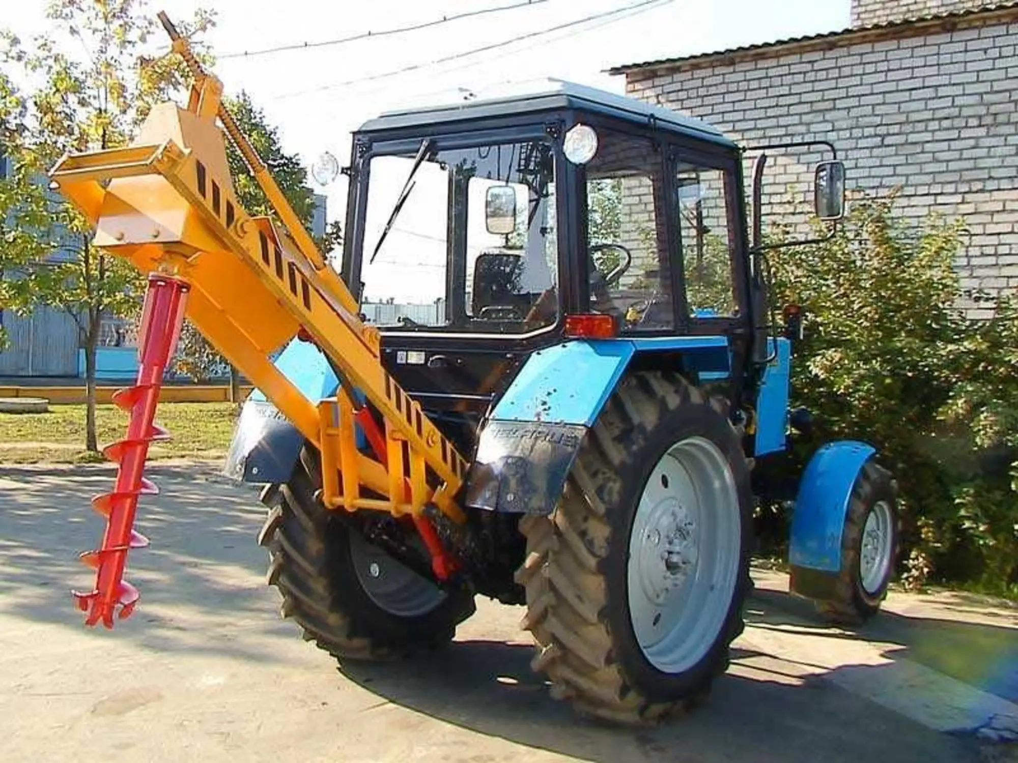 Ямобур на МТЗ ДЭМ 112 (1 / 3)