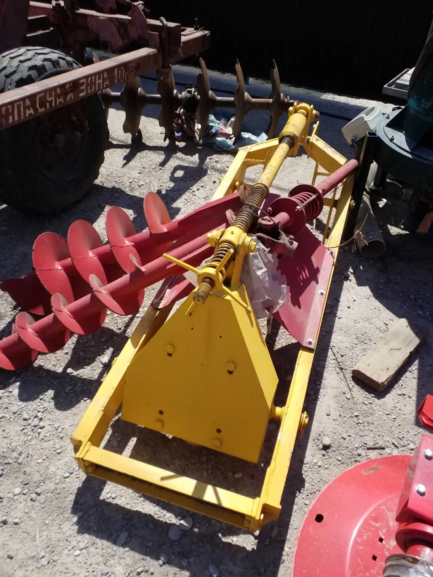 Ямобур на МТЗ ДЭМ 112 (2 / 3)