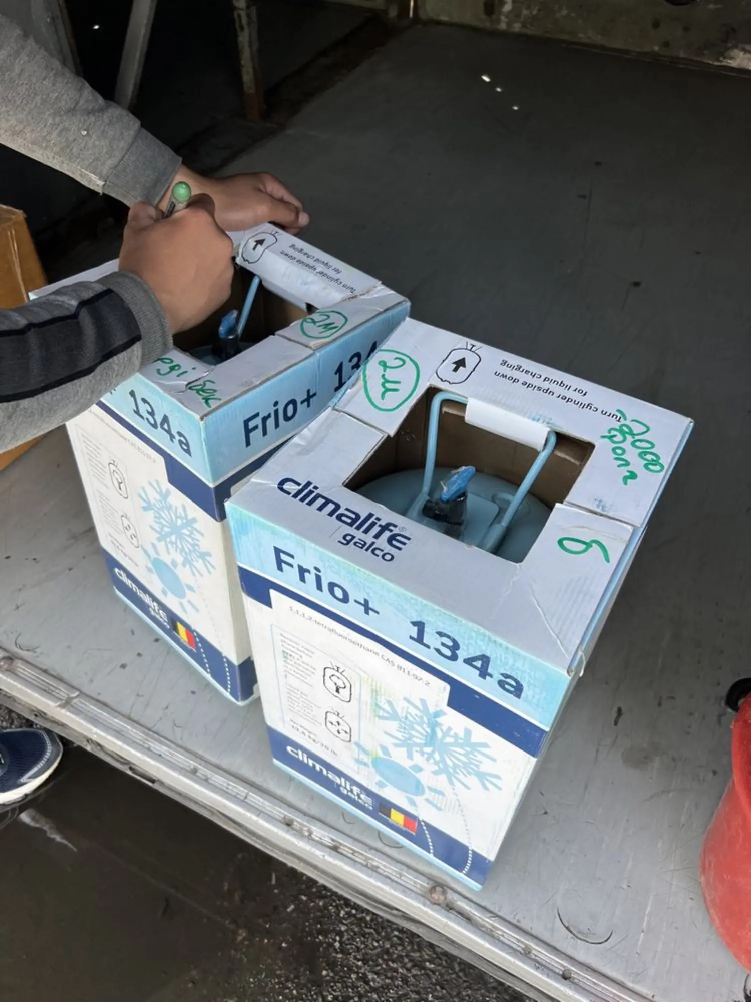 Фрио плюс 134а Бельгийский фреон (7 / 8)