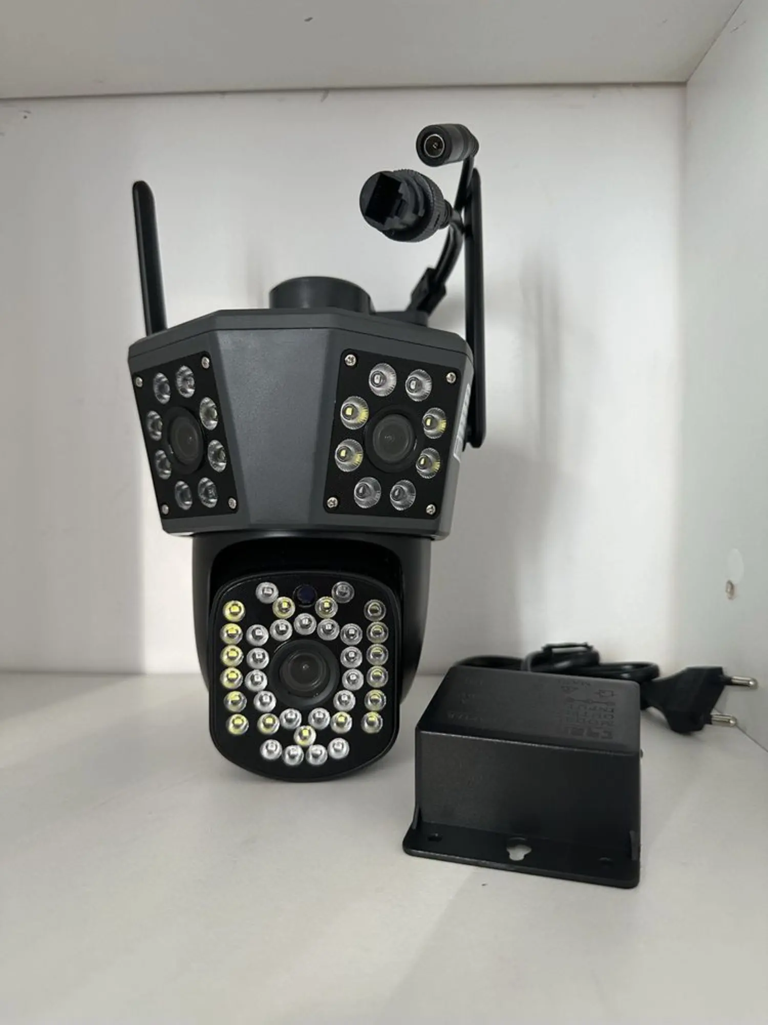 Умный камера видеонаблюления (1 / 8)