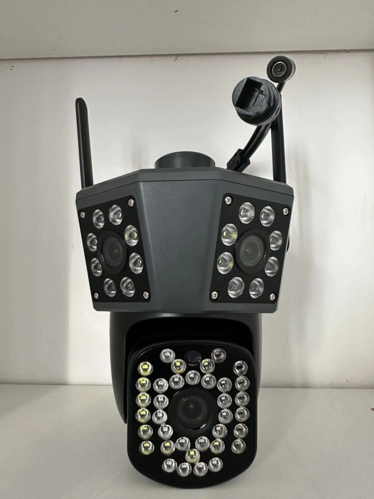 Умный камера видеонаблюления (2 / 8)