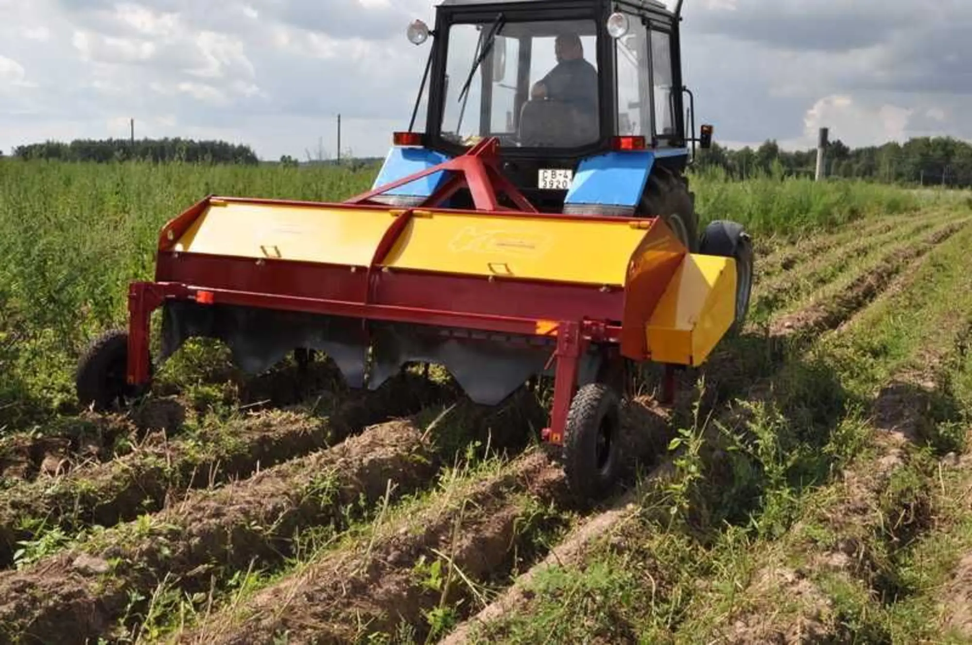 Машина ботвоуборочная МБУ Ботвоудалитель (1 / 5)