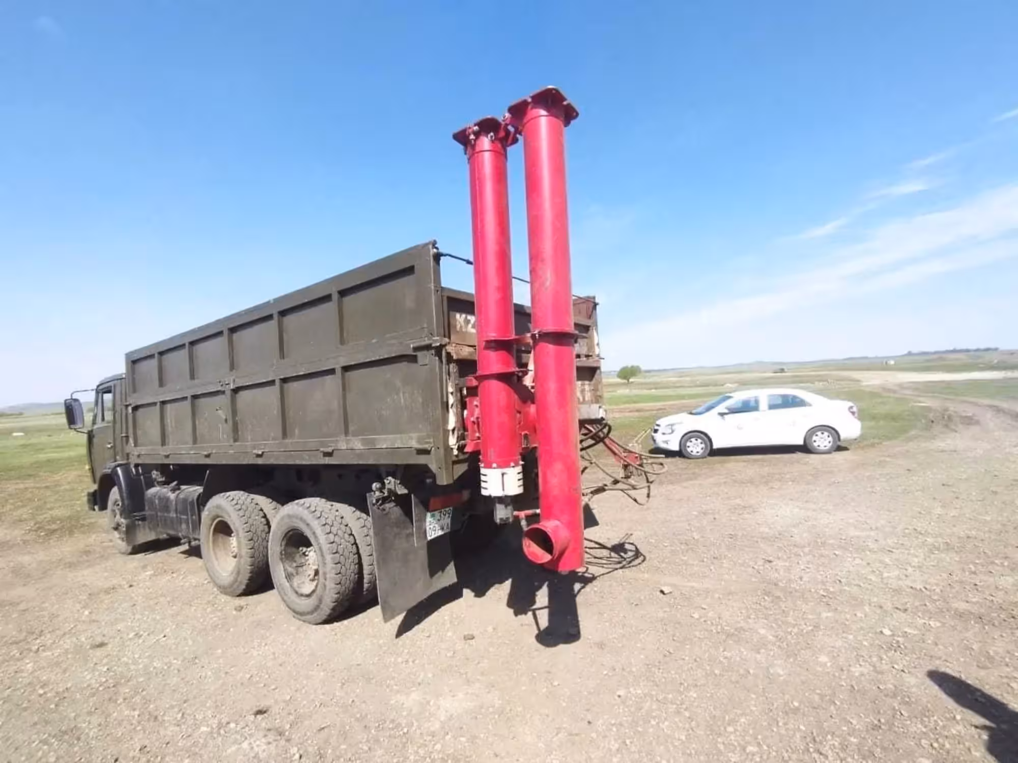 ЗАГРУЗЧИК СЕЯЛОК на а/м ГАЗ-53, ГАЗ-3507, КАМАЗ 55111, 65115, ЗИЛ-130 (4 / 4)
