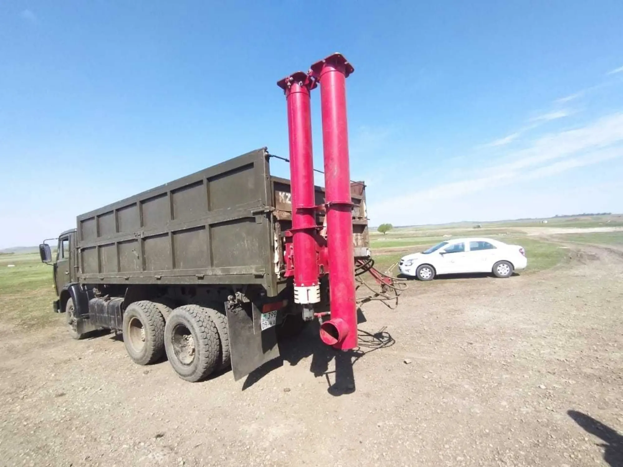 ЗАГРУЗЧИК СЕЯЛОК на а/м ГАЗ-53, ГАЗ-3507, КАМАЗ 55111, 65115, ЗИЛ-130 (4 / 4)