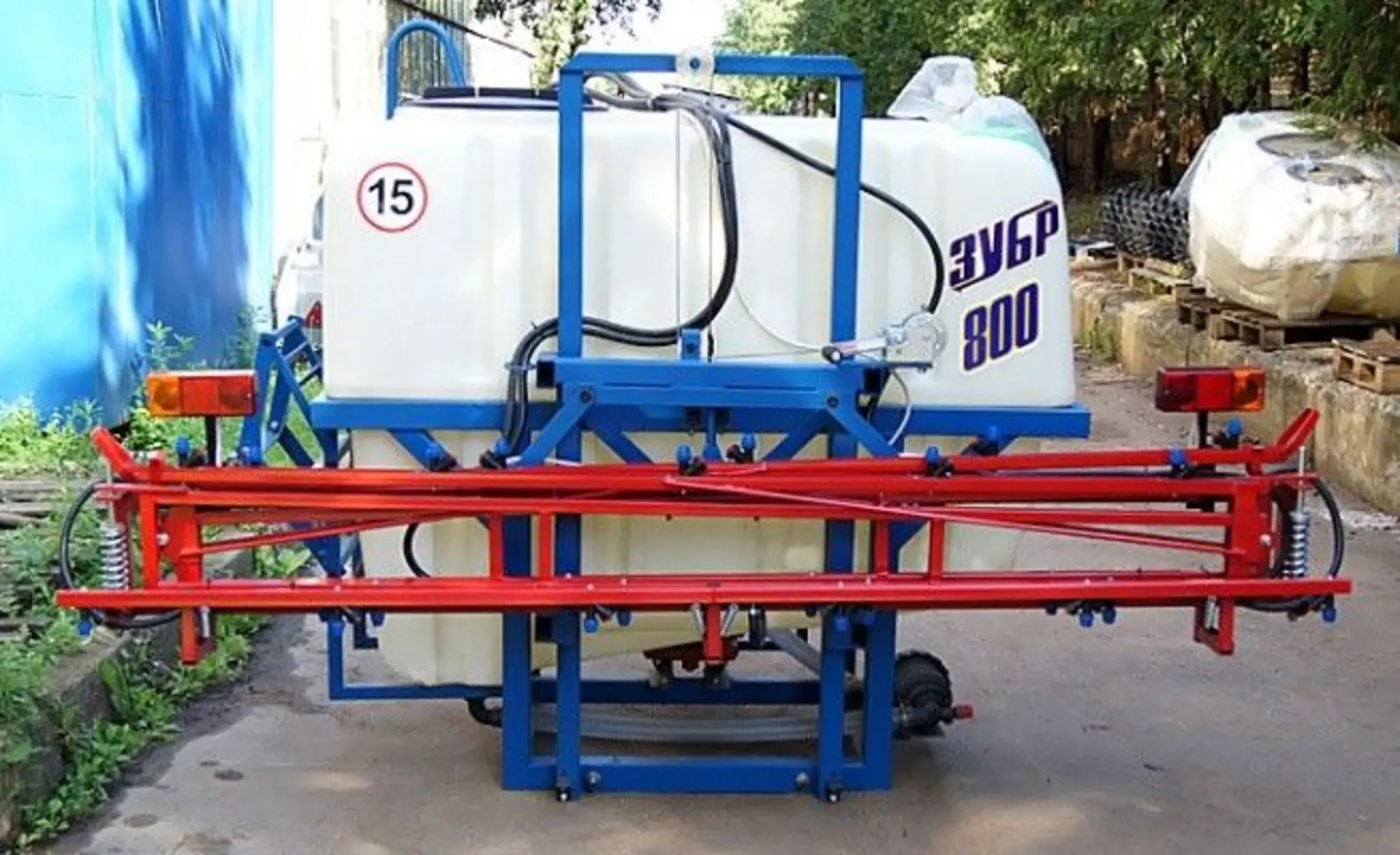Опрыскиватель полевой штанговый в Караганде (1 / 4)