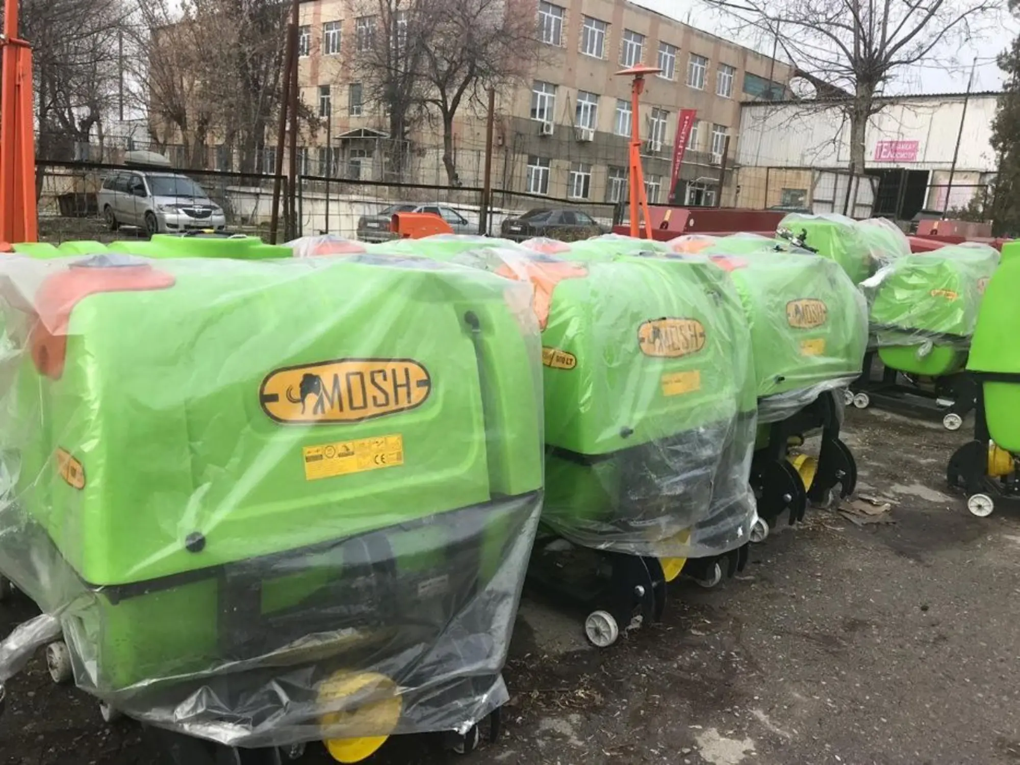 Опрыскиватель полевой штанговый в Караганде (2 / 4)