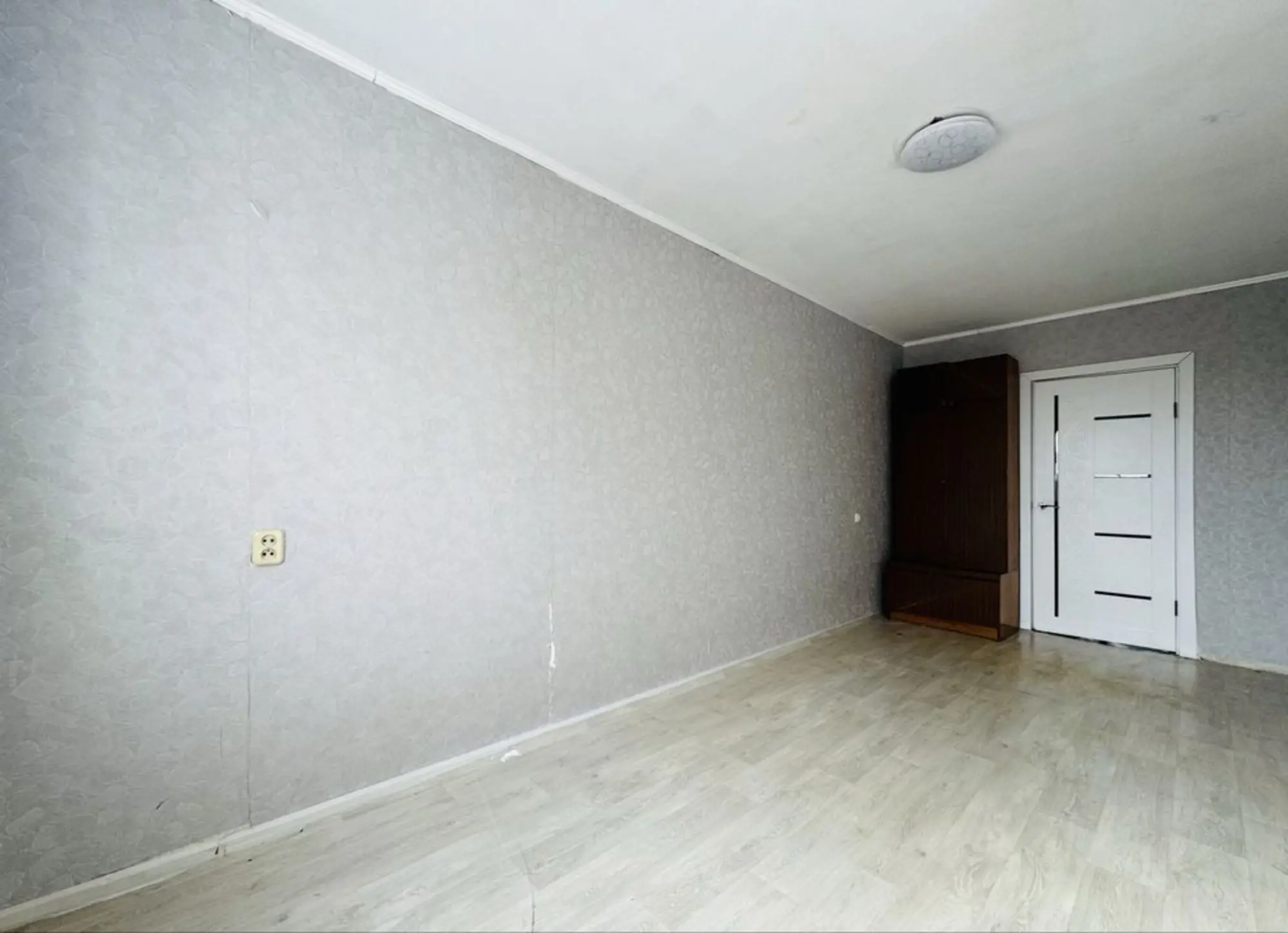 Предлагаем 2-ком квартиру на 27 квартале на 2 этаже (4 / 8)