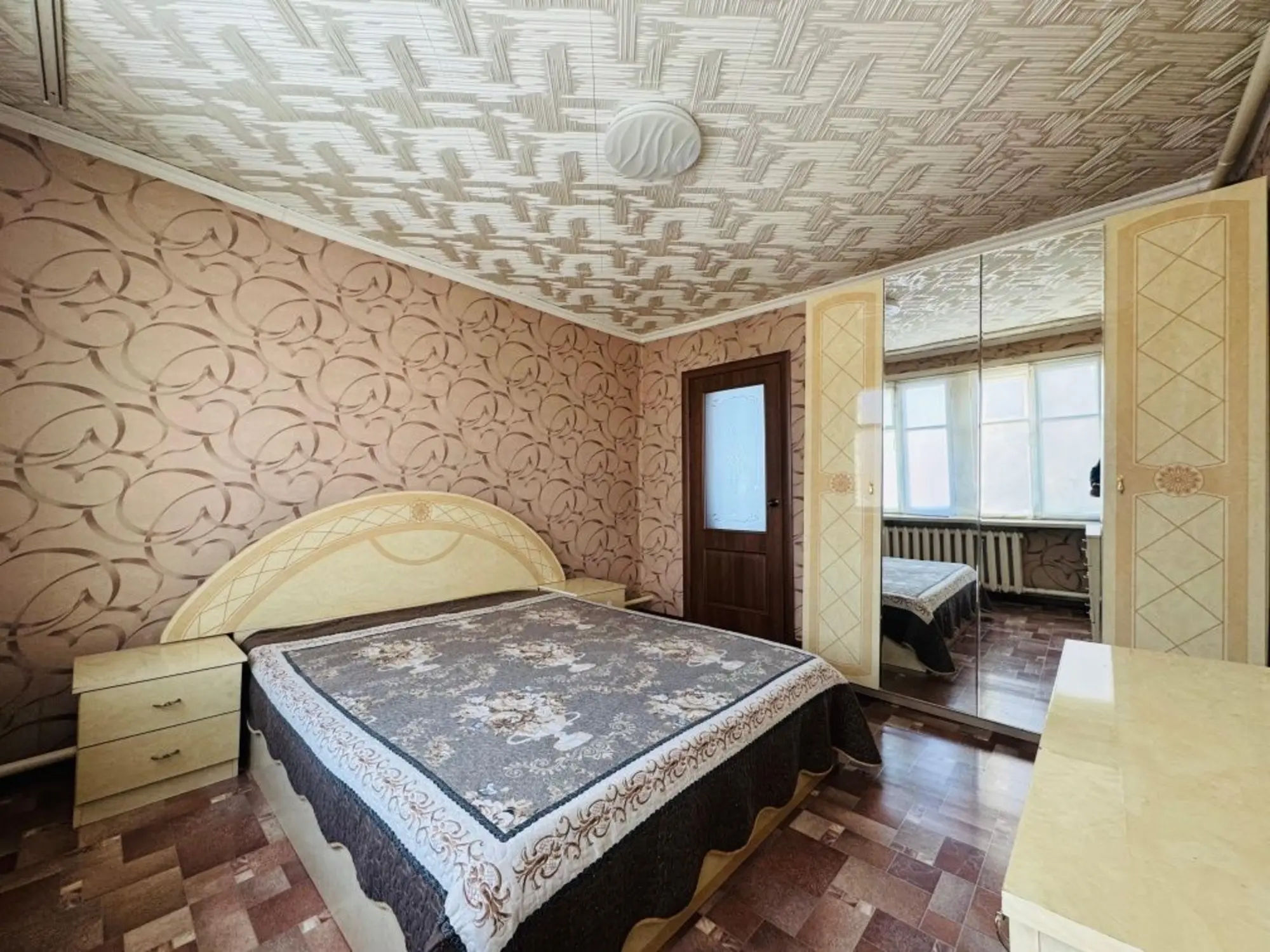 Предлагаем 3-ком квартиру в п. Новодолинка (3 / 8)