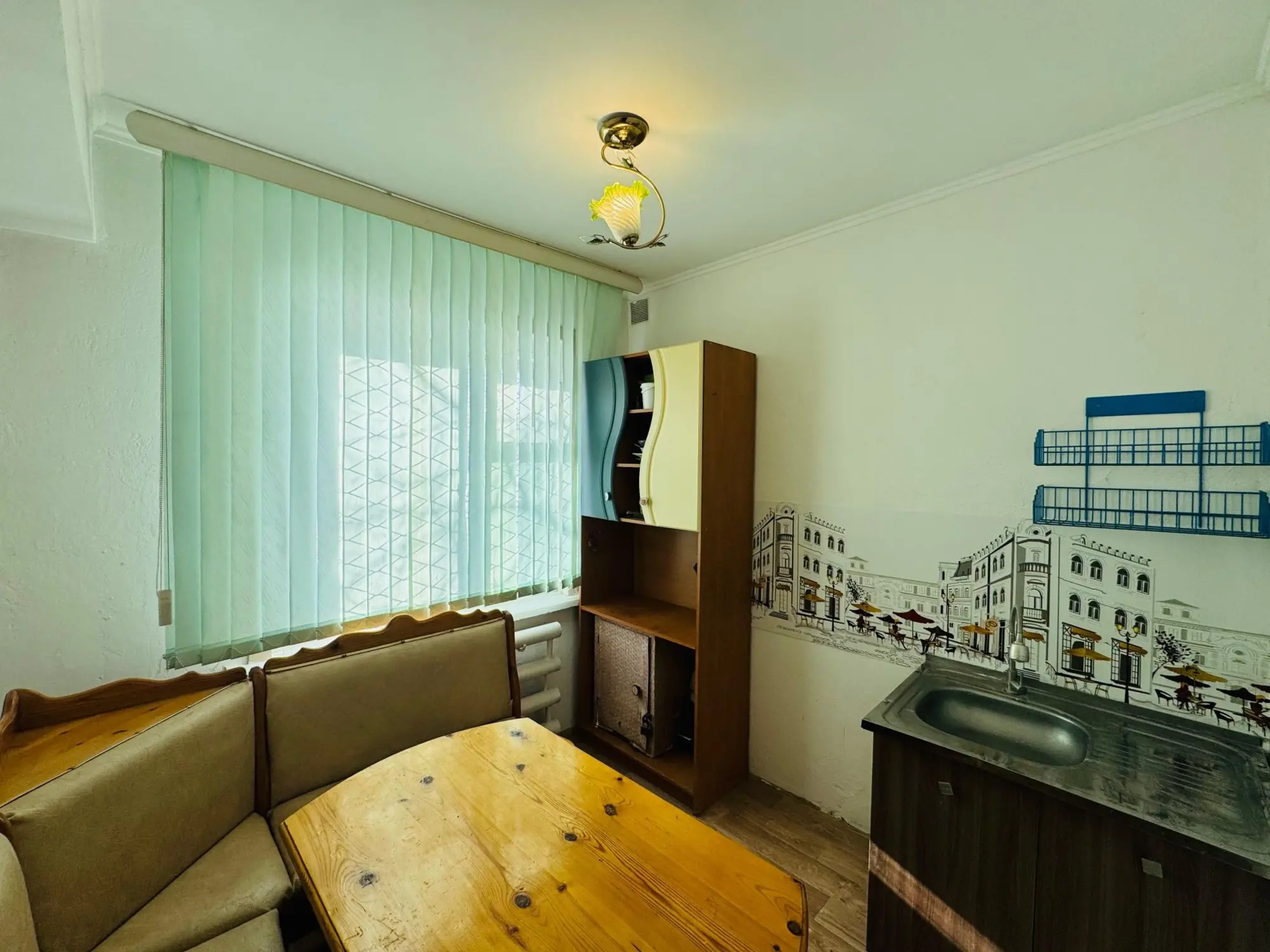 Предлагаем 2-ком квартиру на 28 квартале на 1 этаже (1 / 7)