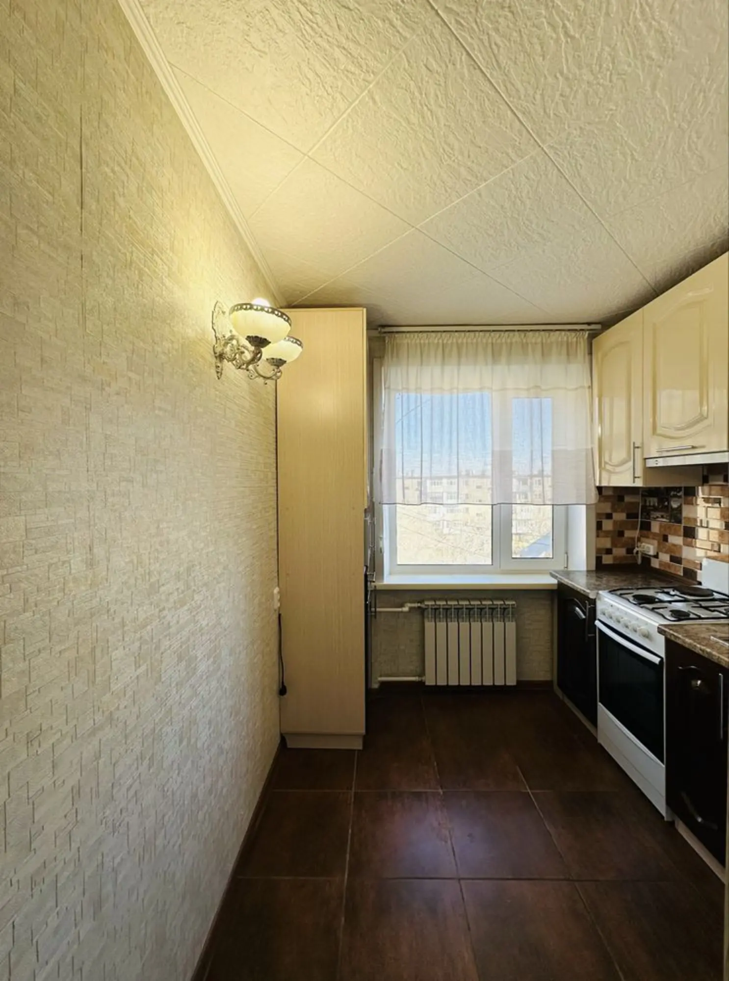 Предлагаем 3-ком квартиру на 26 квартале на 5 этаже (2 / 4)