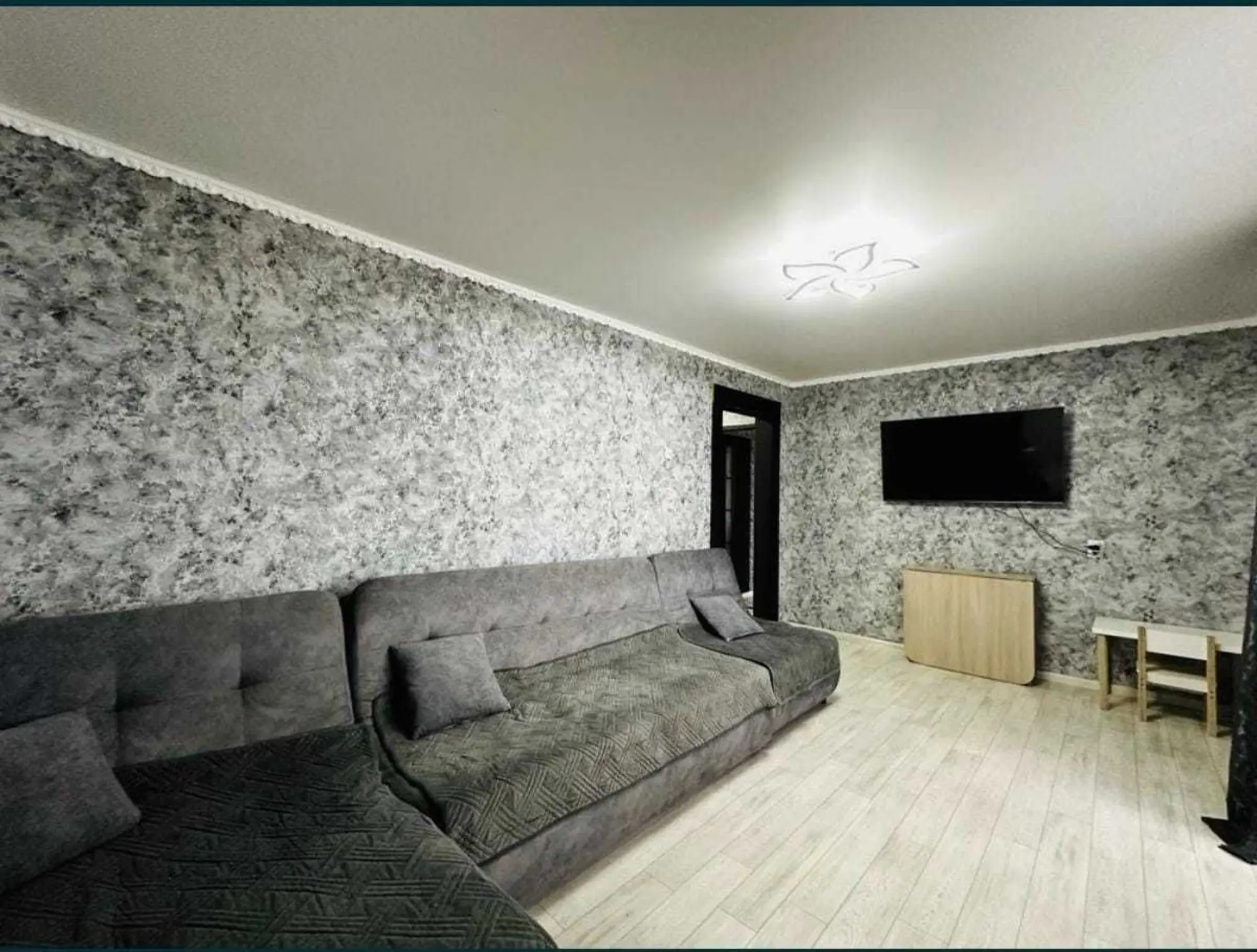 Предлагаем 3-ком квартиру на 31 квартале на 6 этаже (2 / 6)