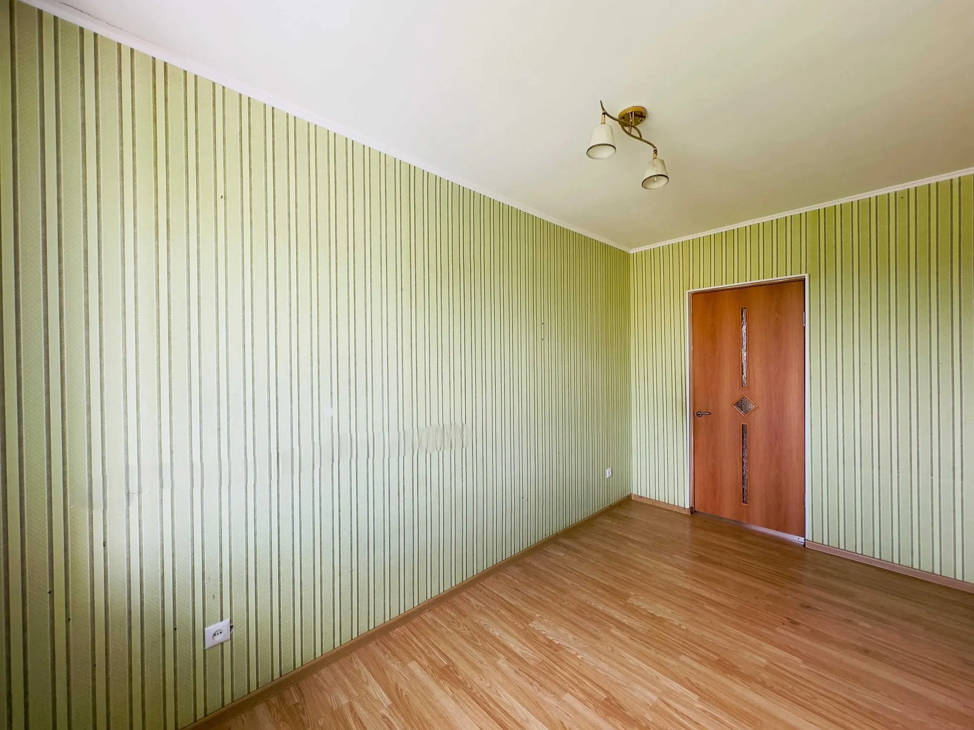 Предлагаем 3-ком квартиру студию на 27 квартале на 5 этаже (6 / 7)