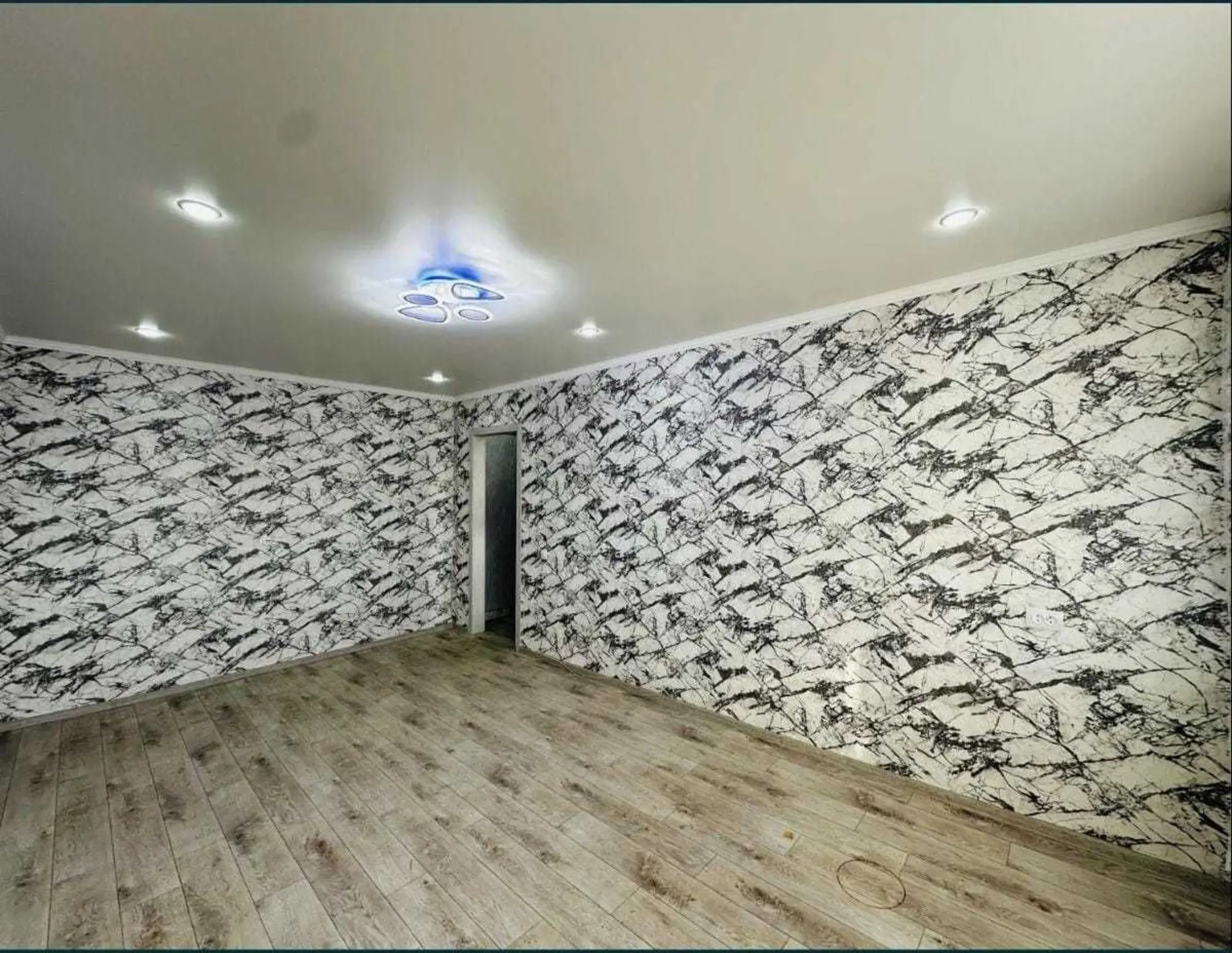 Предлагаем 1-ком квартиру на 27 квартале на 2 этаже (1 / 8)