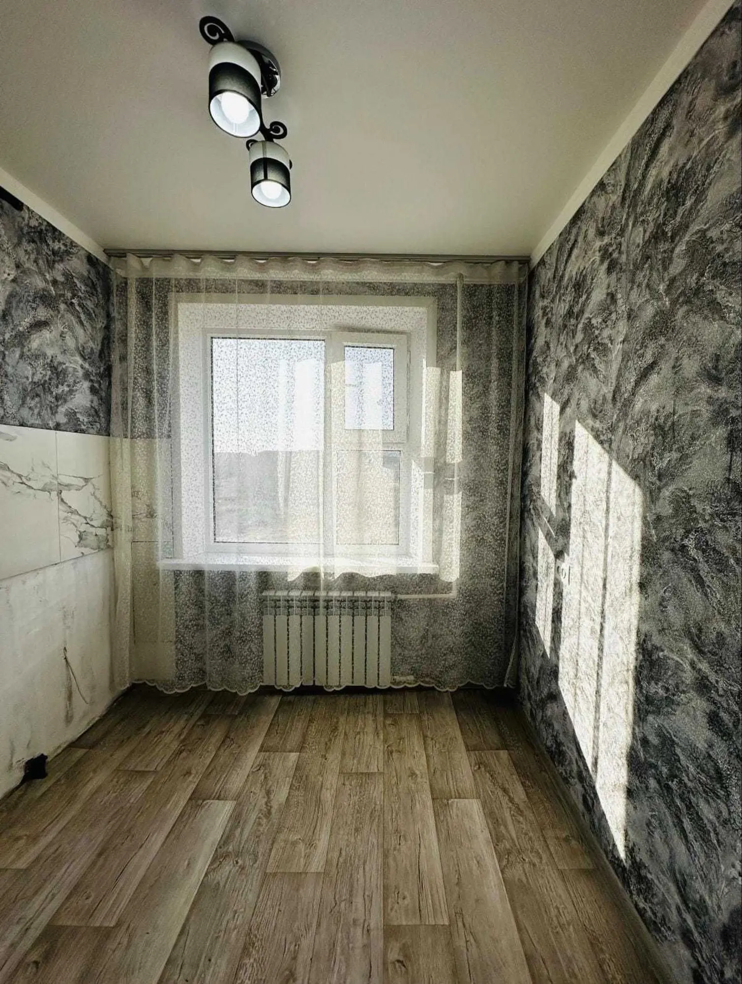 Предлагаем 1-ком квартиру на 27 квартале на 2 этаже (3 / 8)