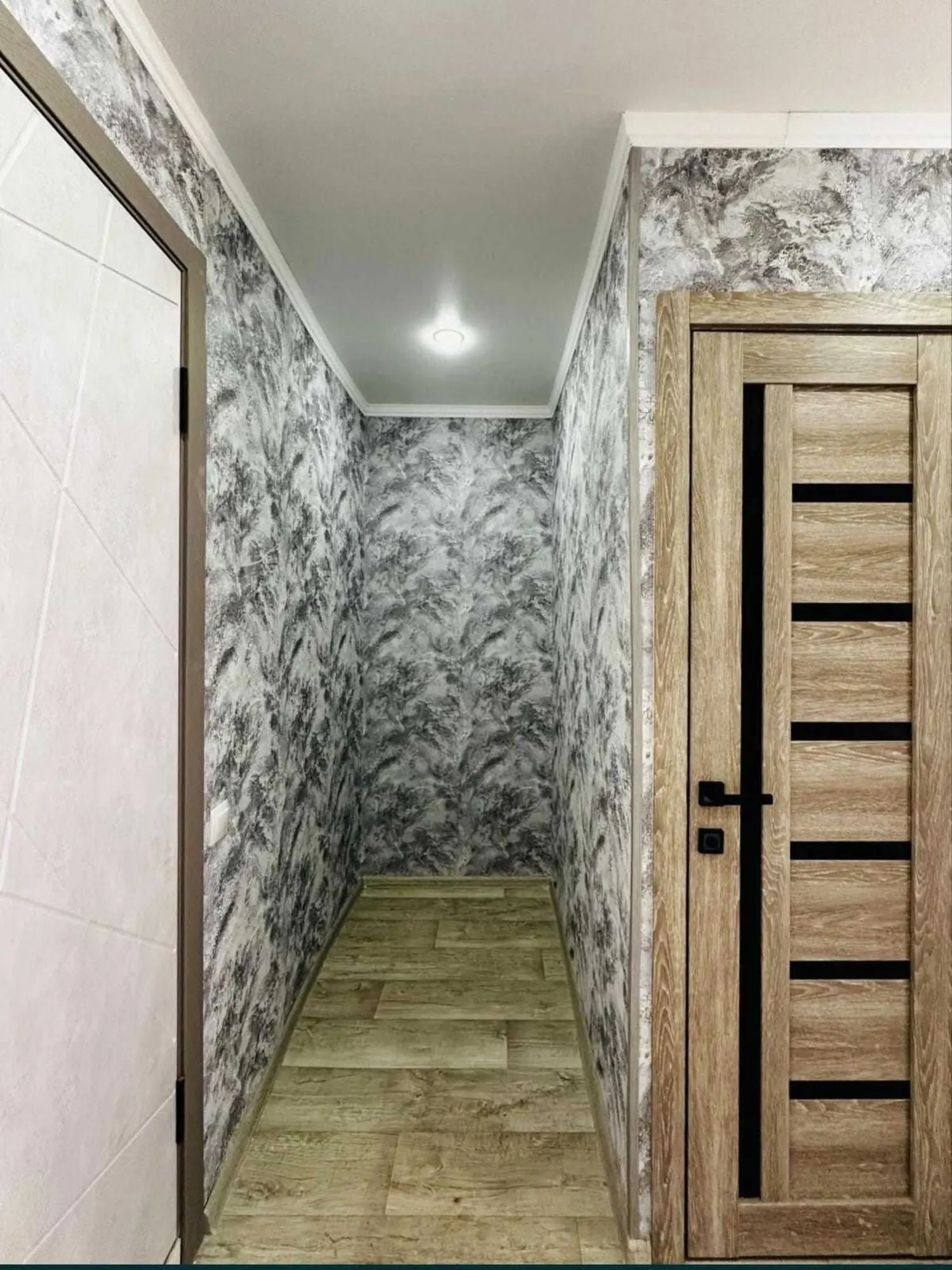 Предлагаем 1-ком квартиру на 27 квартале на 2 этаже (7 / 8)