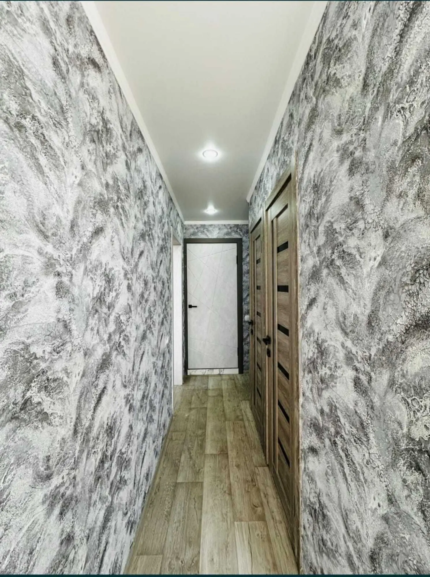 Предлагаем 1-ком квартиру на 27 квартале на 2 этаже (8 / 8)