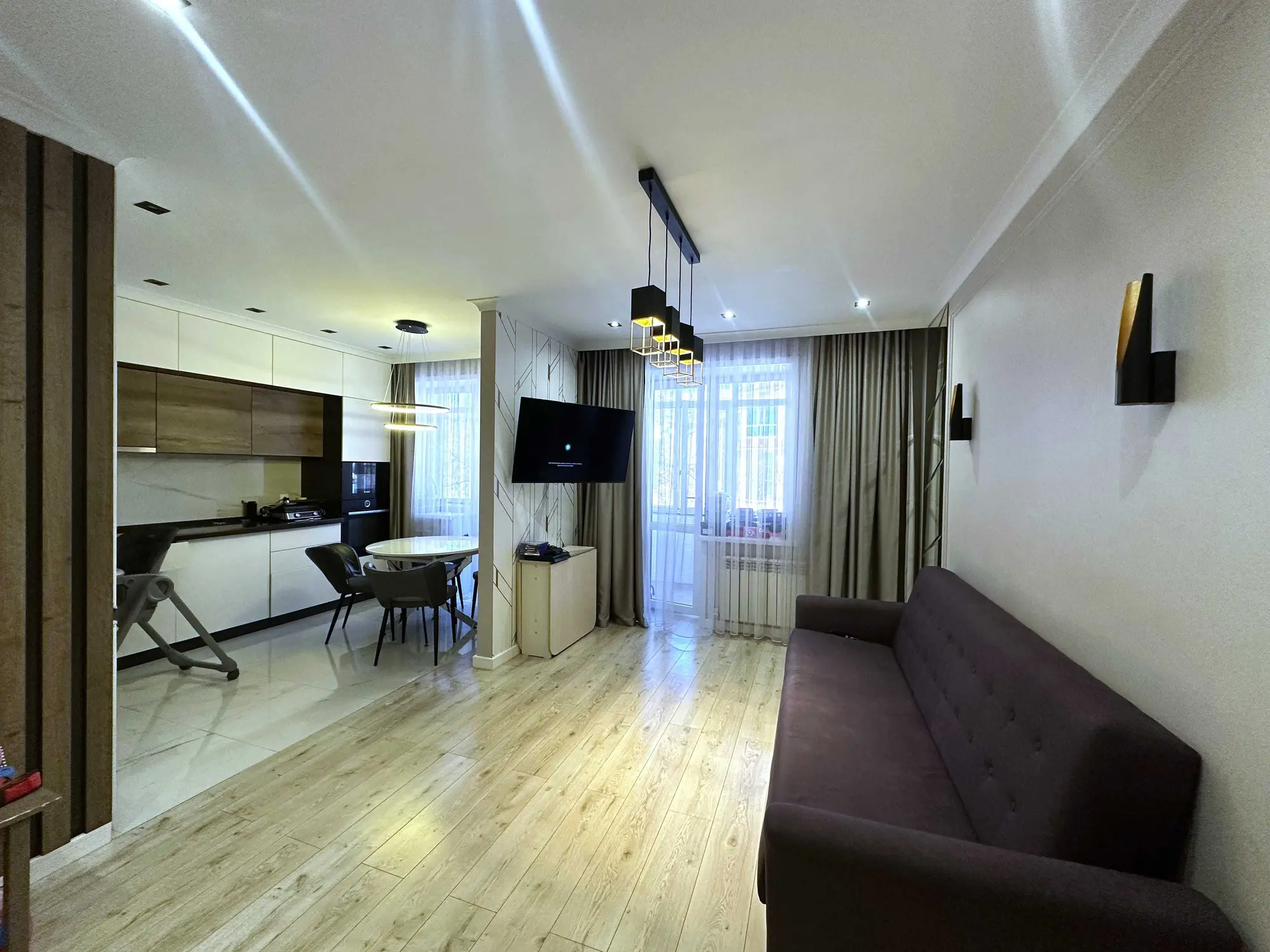 3-ком на Юго Востоке. Сатыбалдина 4. ЖК INJU. Кирпичный дом 2019 г.п. (1 / 20)