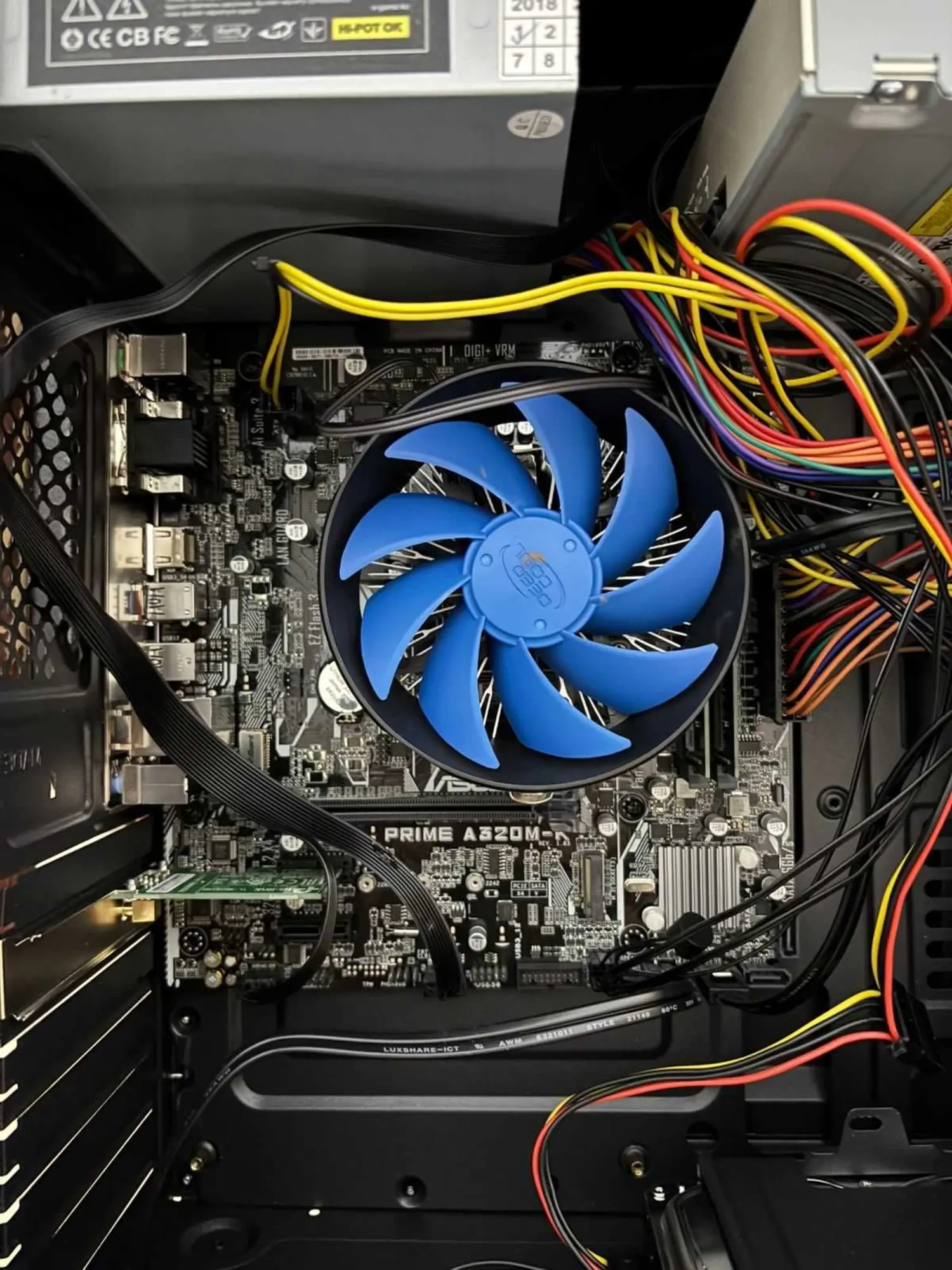 Новый Ryzen 3 2200G с новой платой с гарантией. (1 / 5)