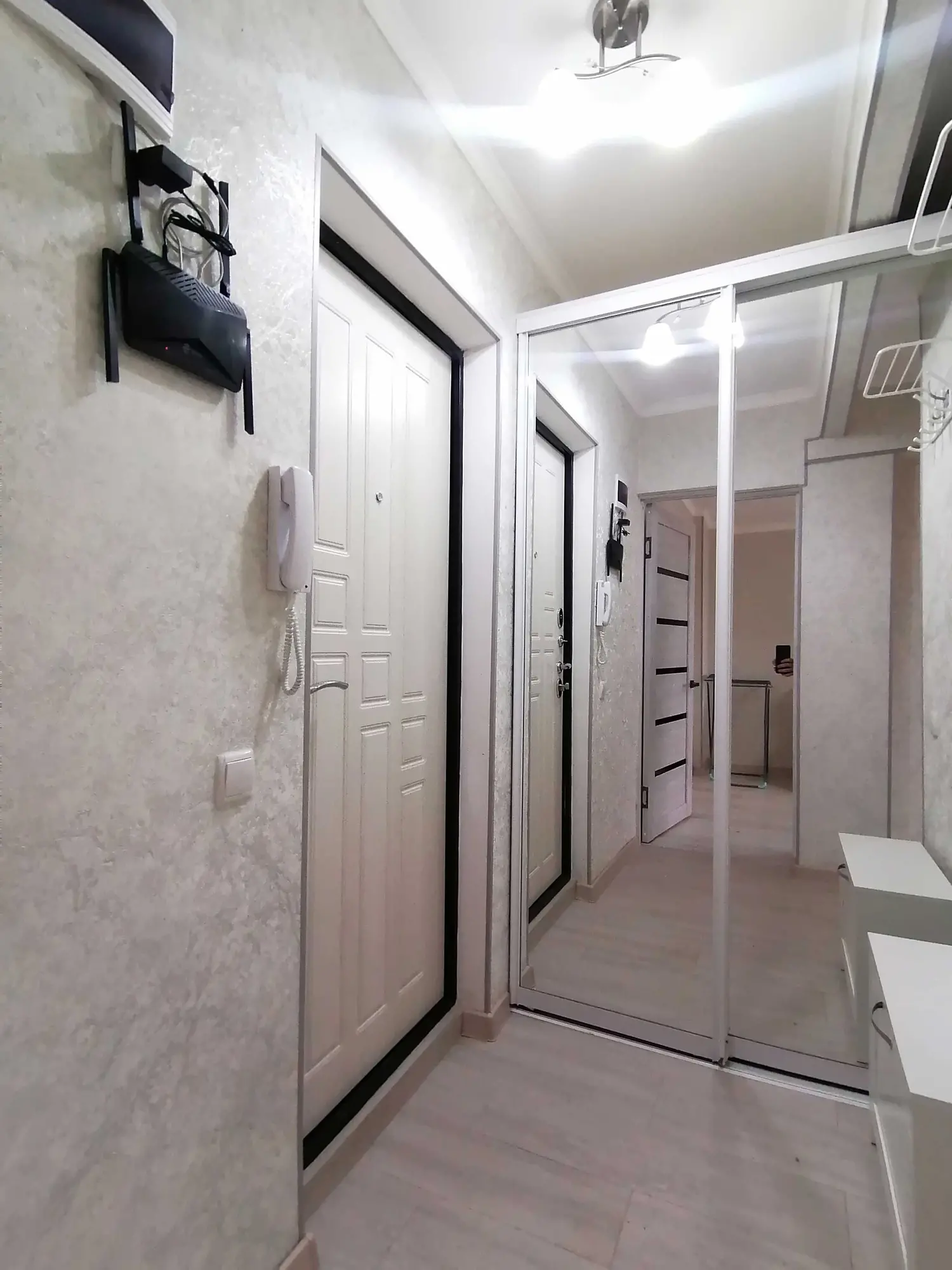 Продается 1 комнатная квартира (Авангард 3, 73) (12 / 16)