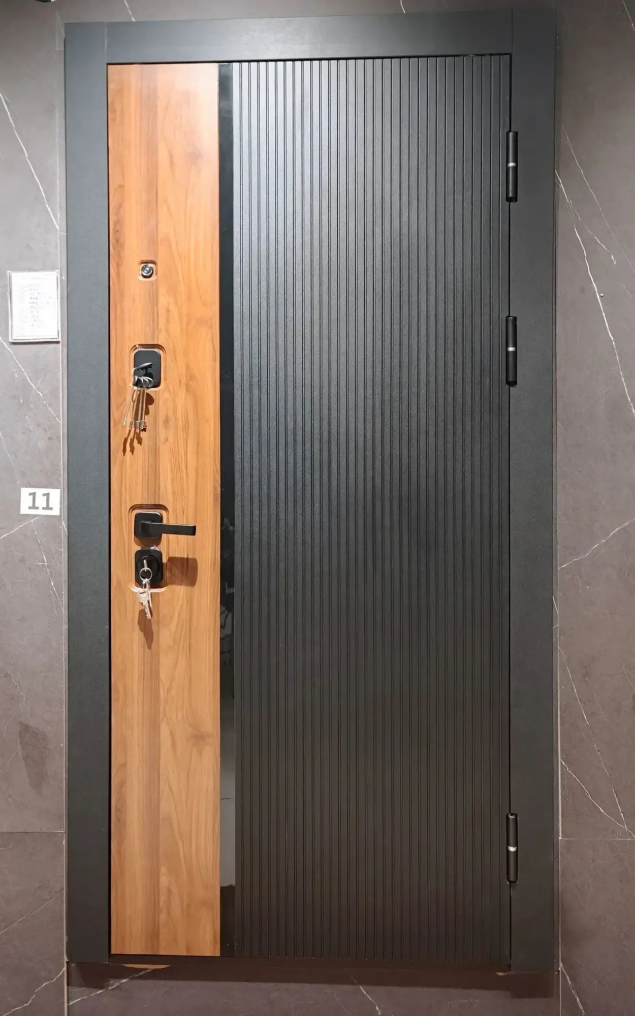 Входные двери | облагароженные | стальные (1 / 6)