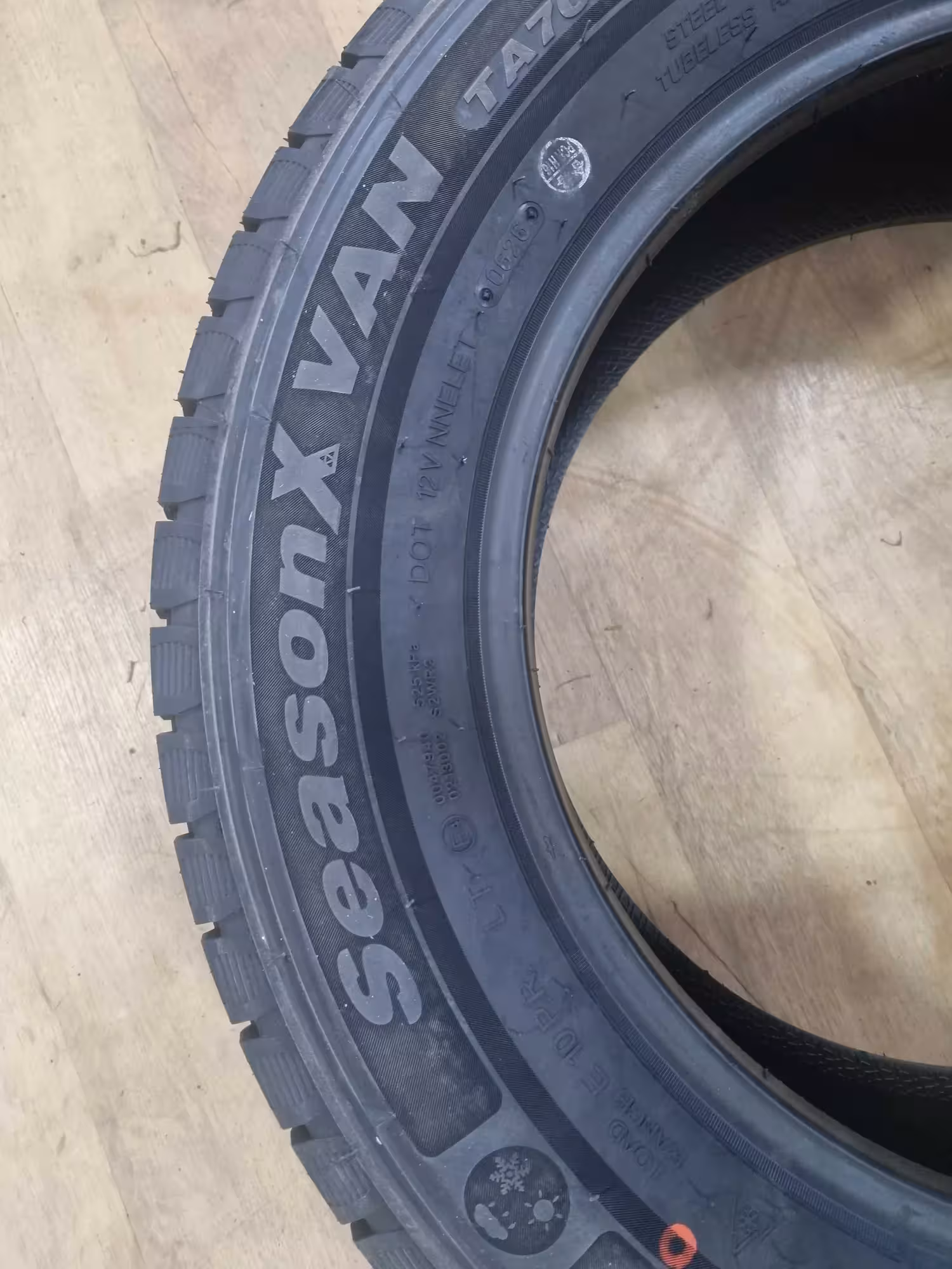 195/75 R16C TA702 Triangle 110/108 T  10PR (2 / 7)