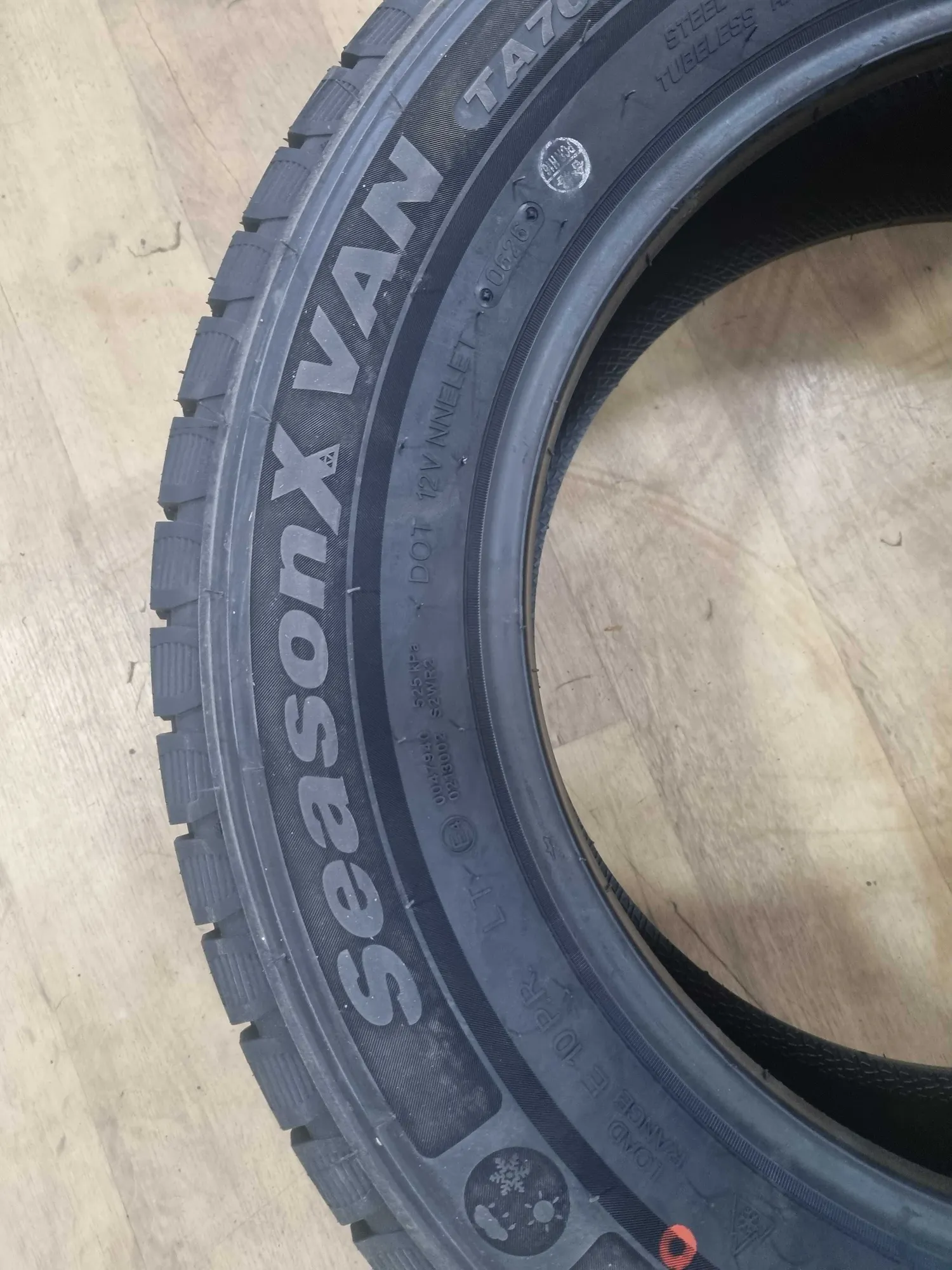 195/75 R16C TA702 Triangle 110/108 T  10PR (2 / 7)