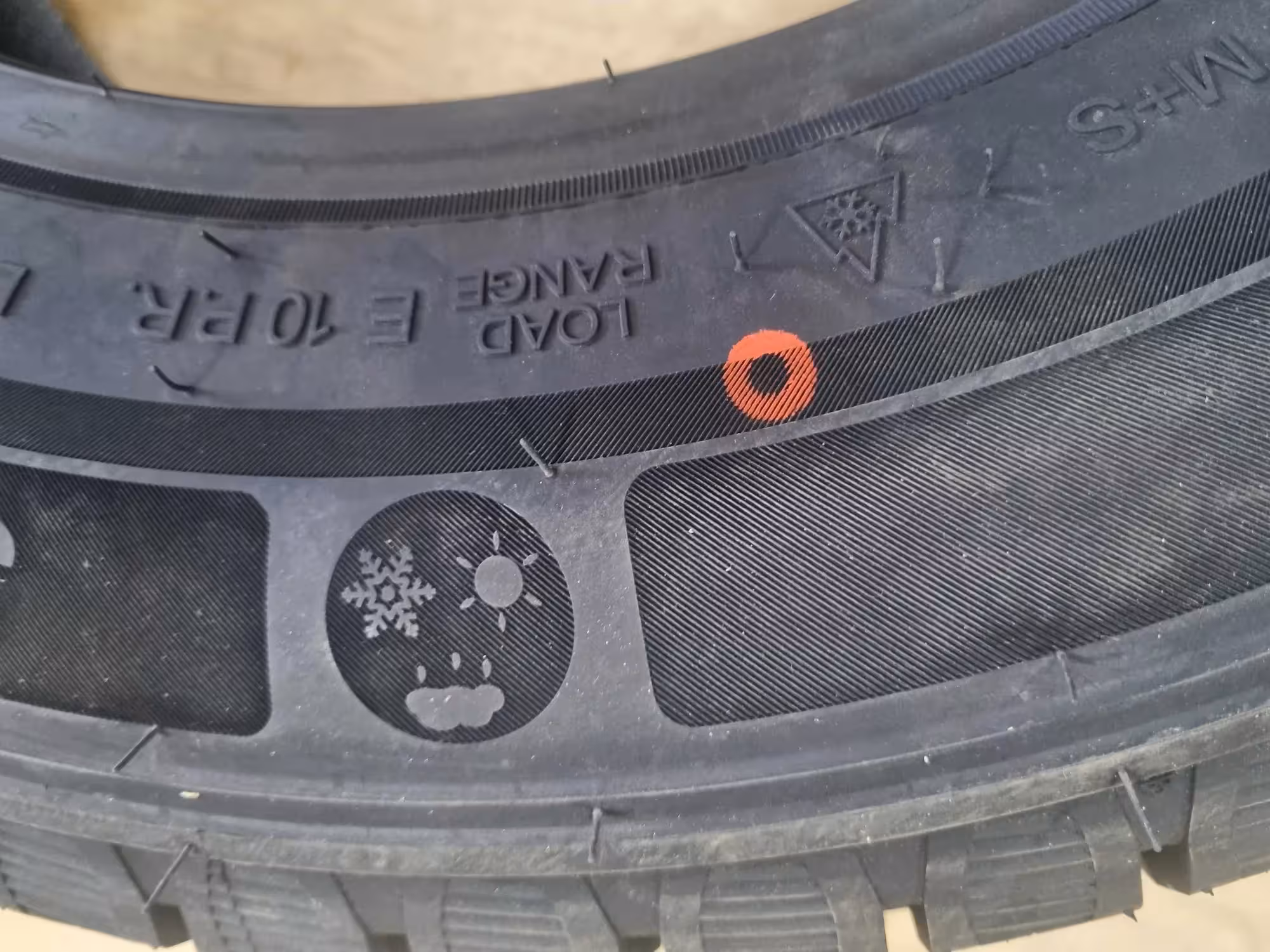 195/75 R16C TA702 Triangle 110/108 T  10PR (7 / 7)