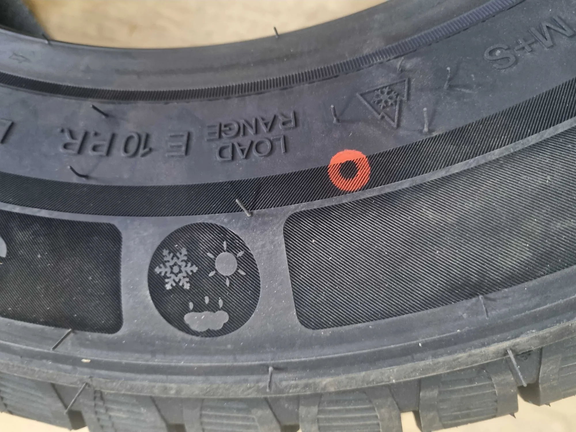 195/75 R16C TA702 Triangle 110/108 T  10PR (7 / 7)