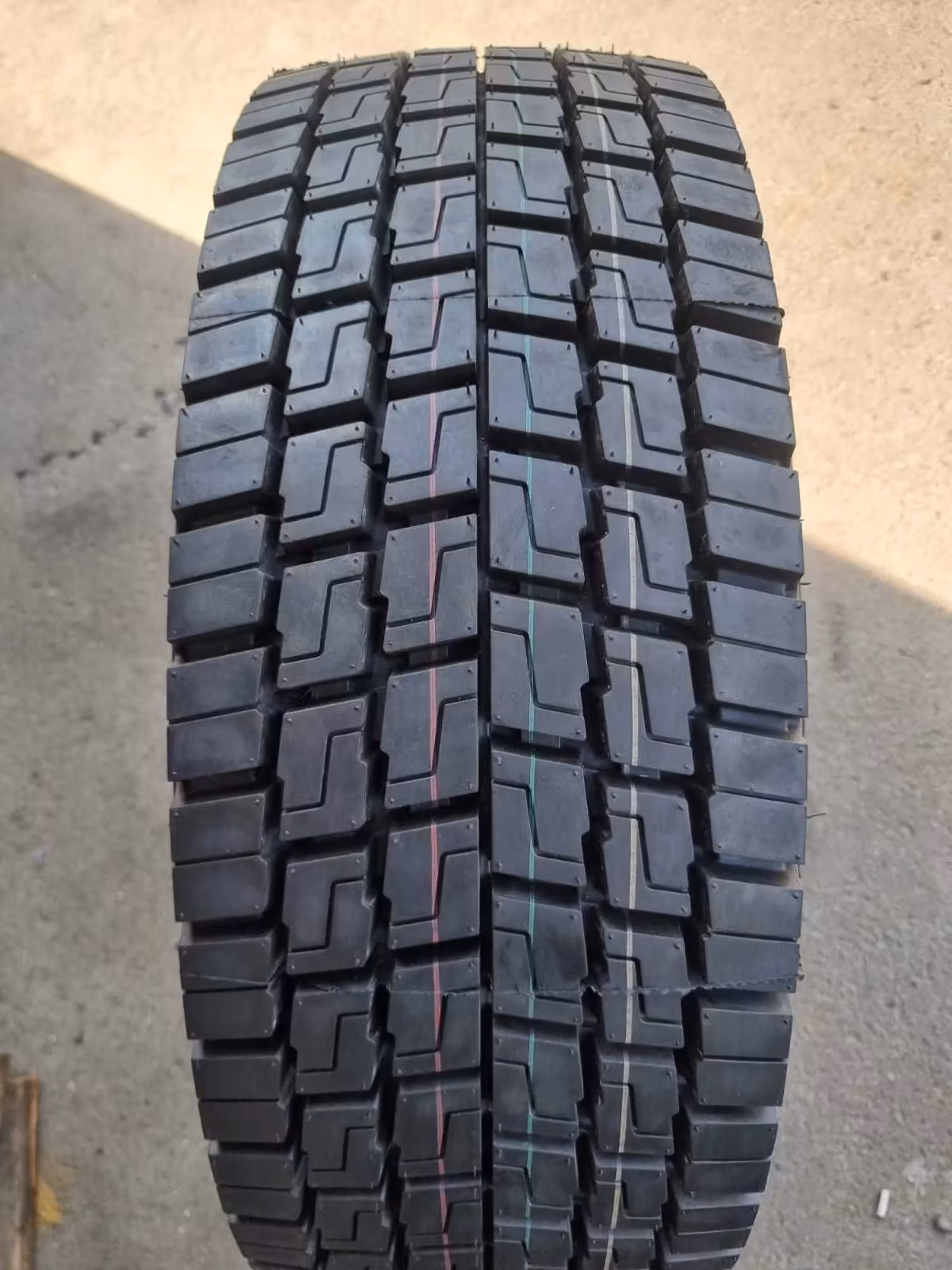 295/60R22.5-18PR  Triangle TRD06  150/147, на ведущую ось, в рассрочку (1 / 5)