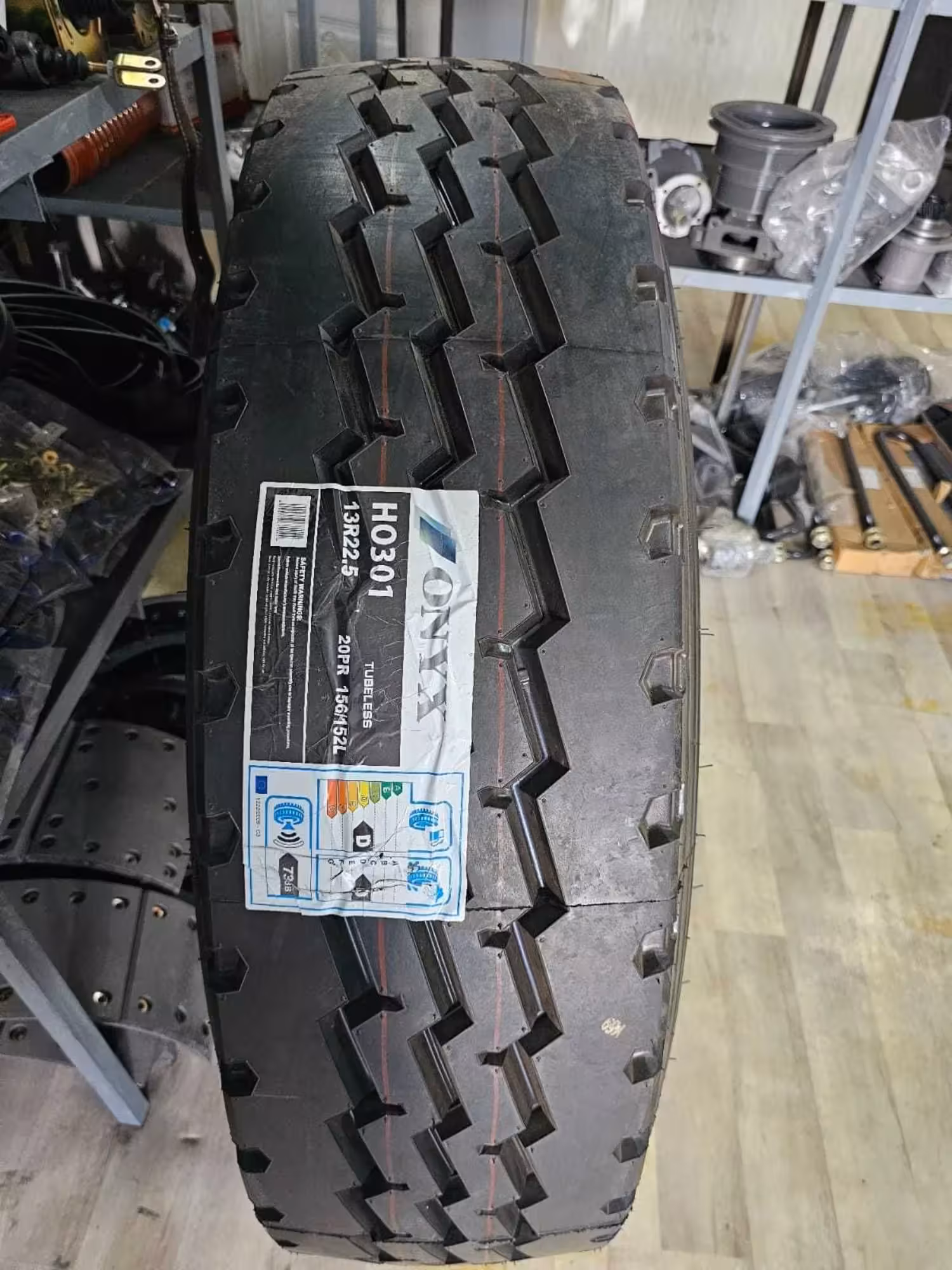 13R22,5 20PR HO301 156/152L ONYX (1 / 6)