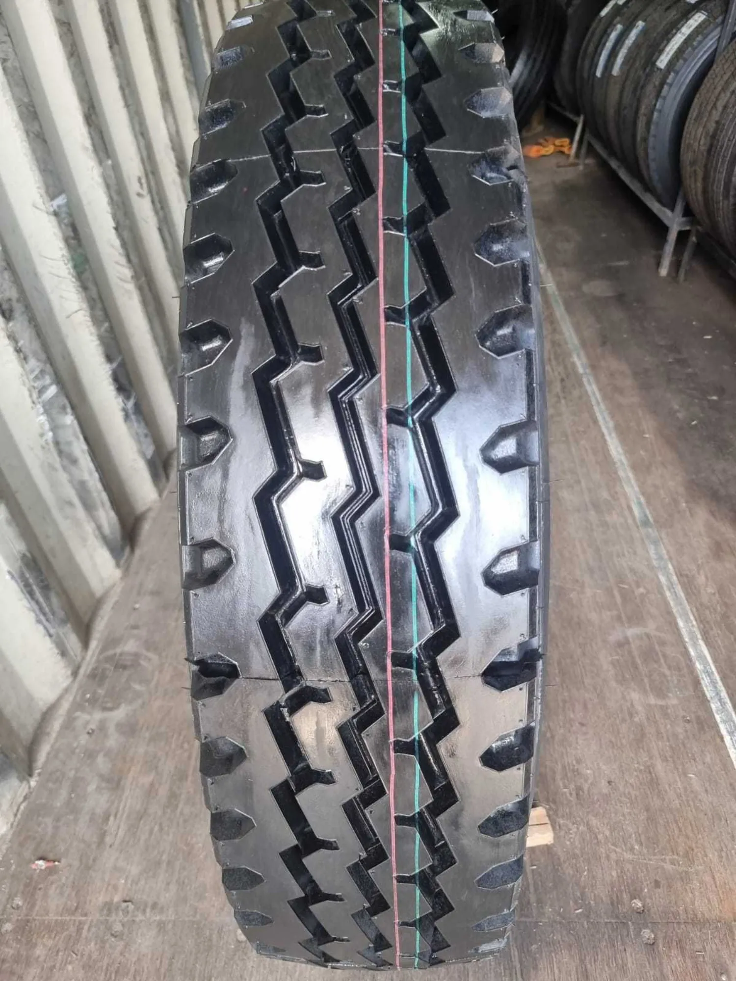 11R22.5-18PR TR668 149/146L TRIANGLE, змейка, в рассрочку (1 / 2)