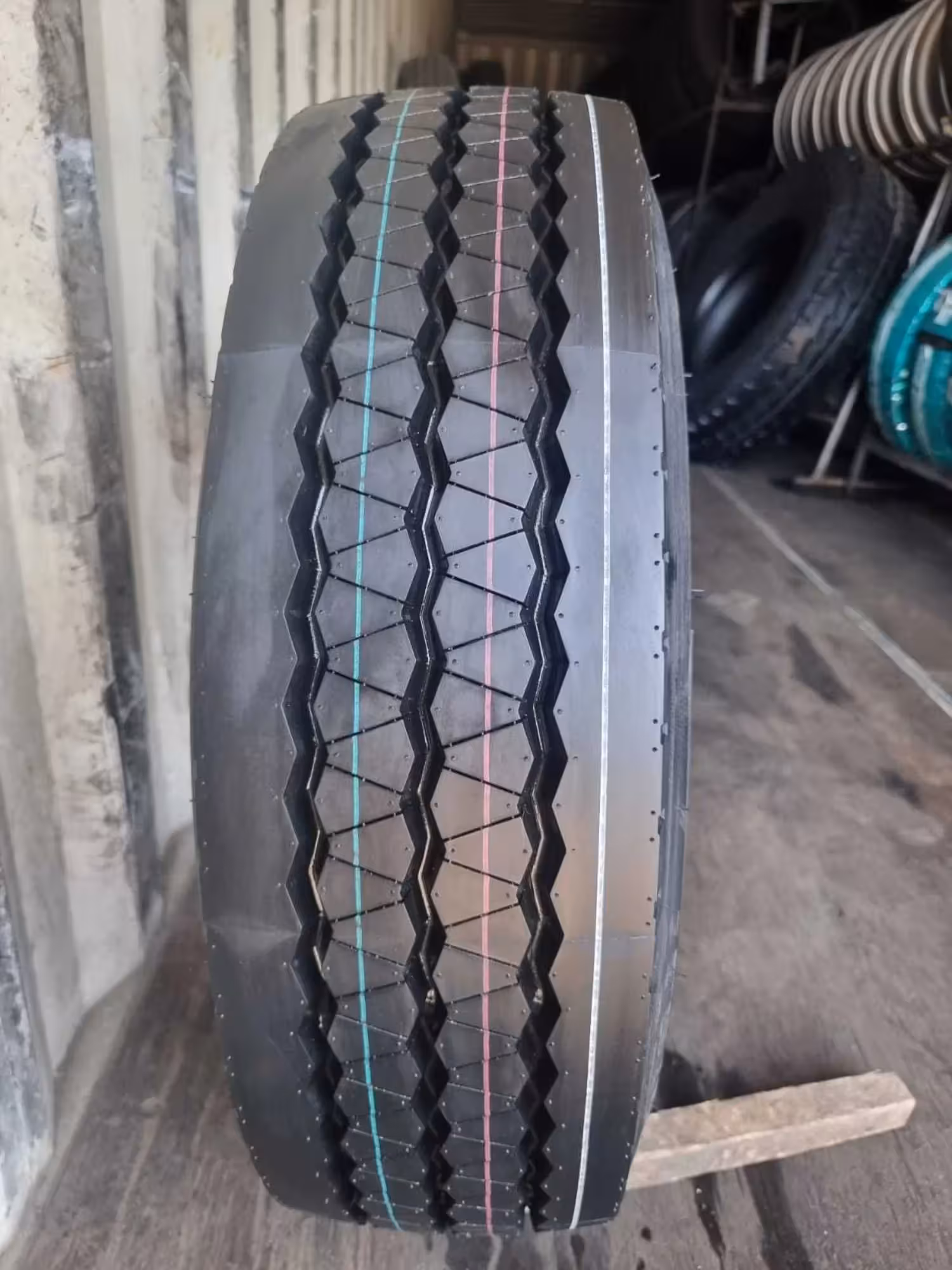 235/75R17.5-18PR TRT03 143/141J  TRIANGLE, в рассрочку (1 / 6)