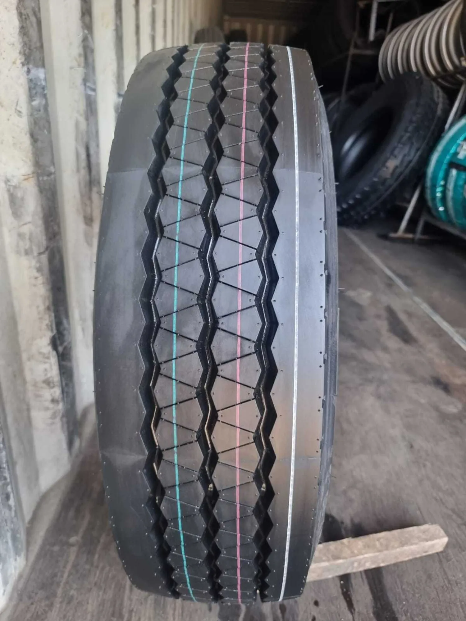 235/75R17.5-18PR TRT03 143/141J  TRIANGLE, в рассрочку (1 / 6)