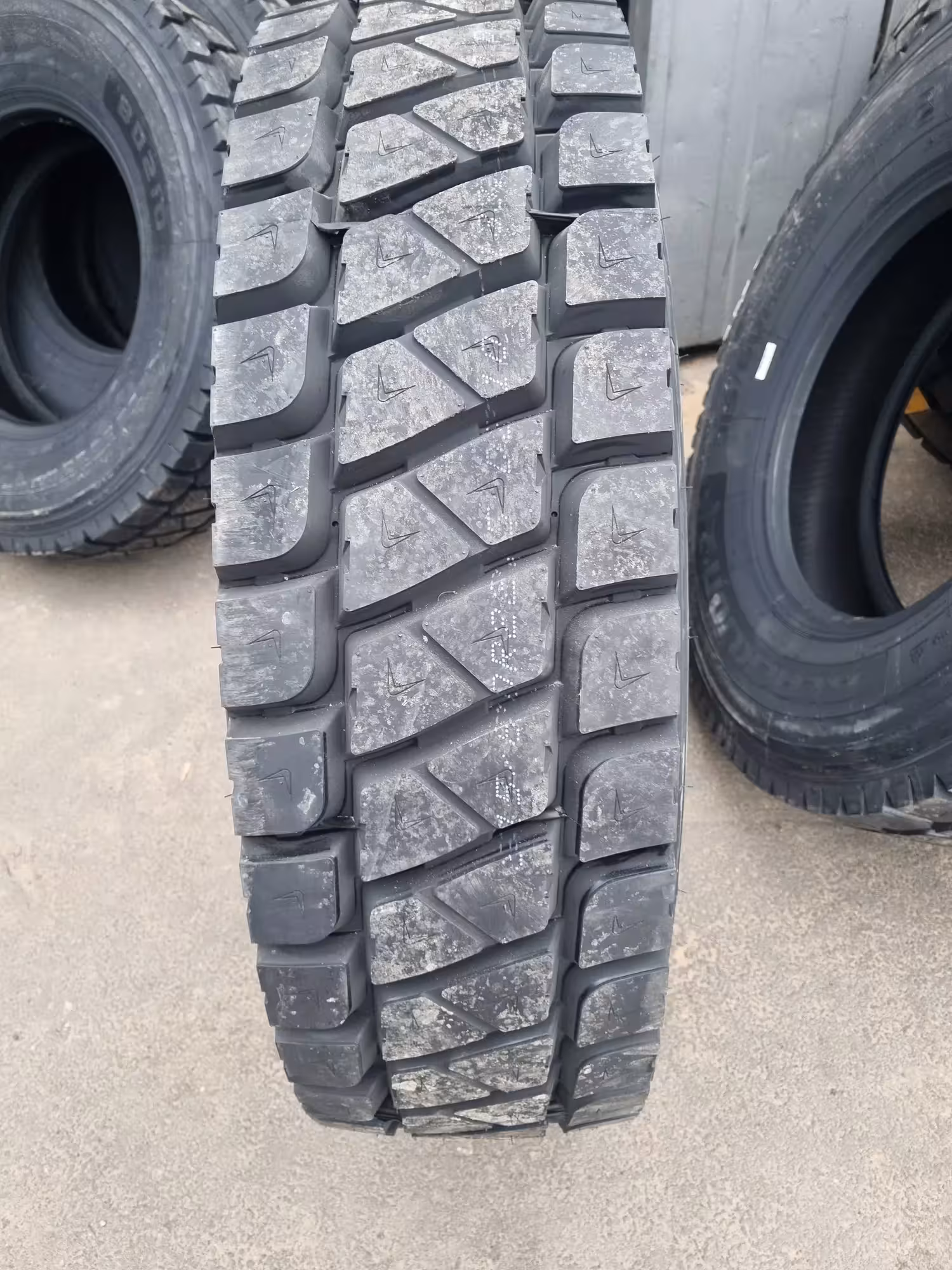 315/80 R22.5 -22 PR BLACKLION (қара арыстан, черный лев) BD210 (2 / 8)